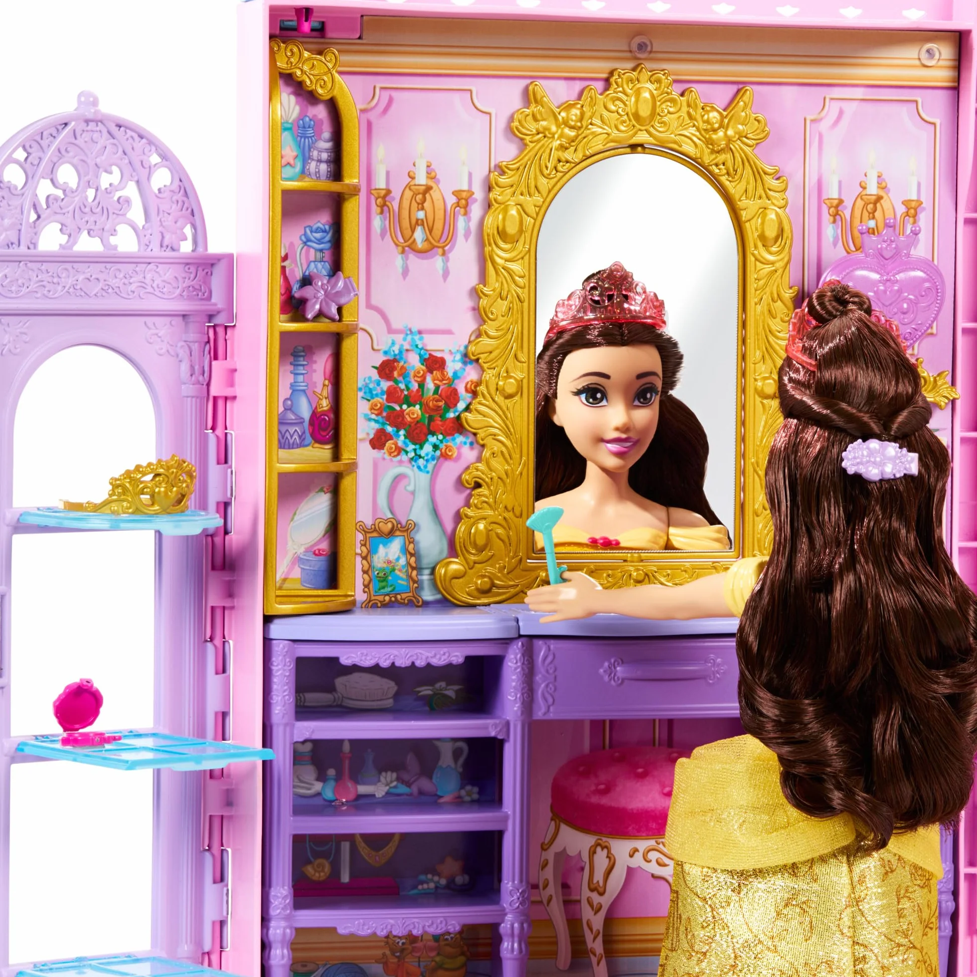 Mattel Disney Princess - Guardaroba da Favola, playset armadio apribile fino a 60cm con 2 abiti e 25 accessori, specchiera, camerino e passerella inclusi, giocattolo per bambini, 3+ anni, HXC20