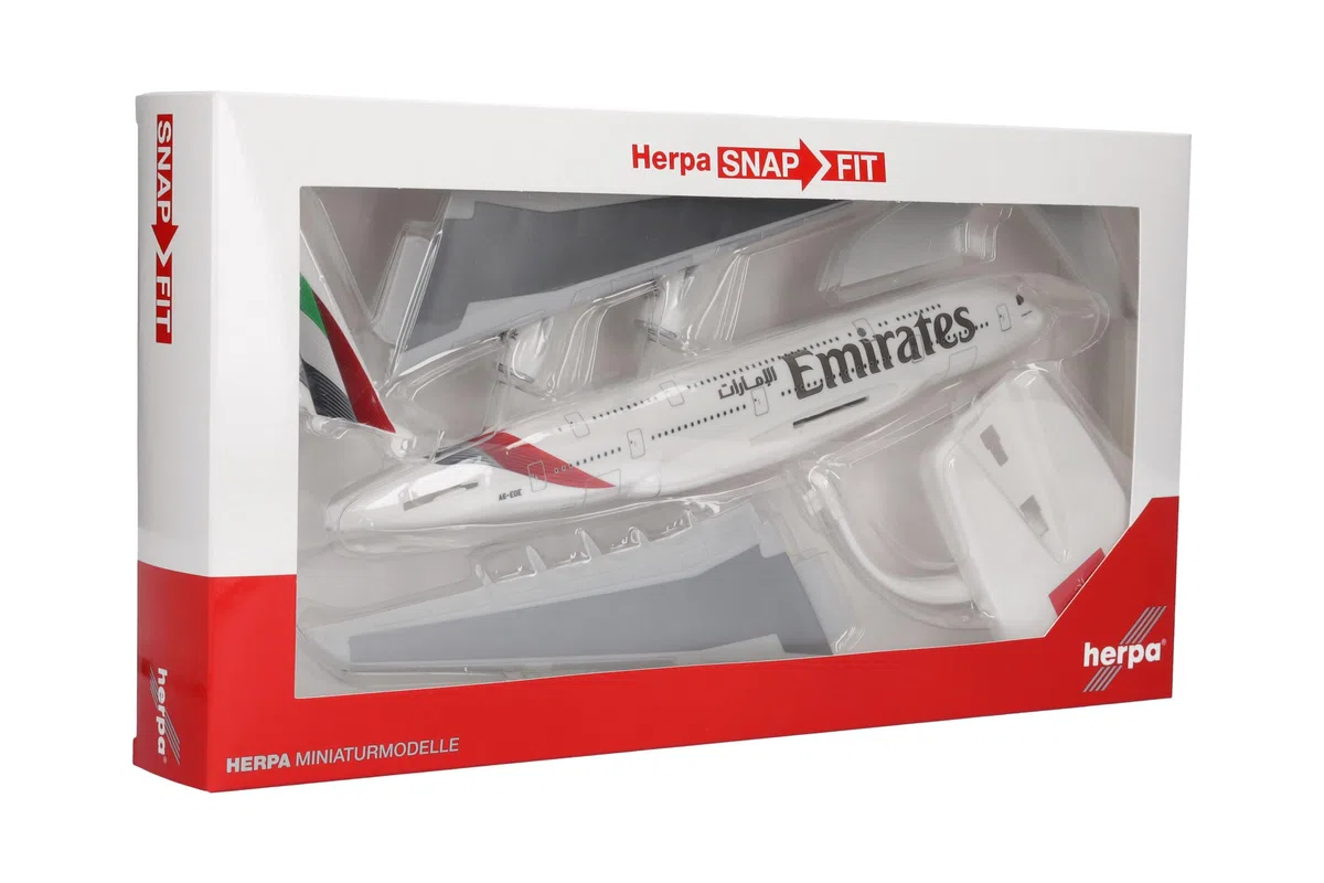 herpa modello di aereo Emirates Airbus A380 - new 2023 Colors - A6-EOE in scala 1:200 - Snap-Fit, pezzo da collezione, miniatura deco, statuetta con supporto in plastica