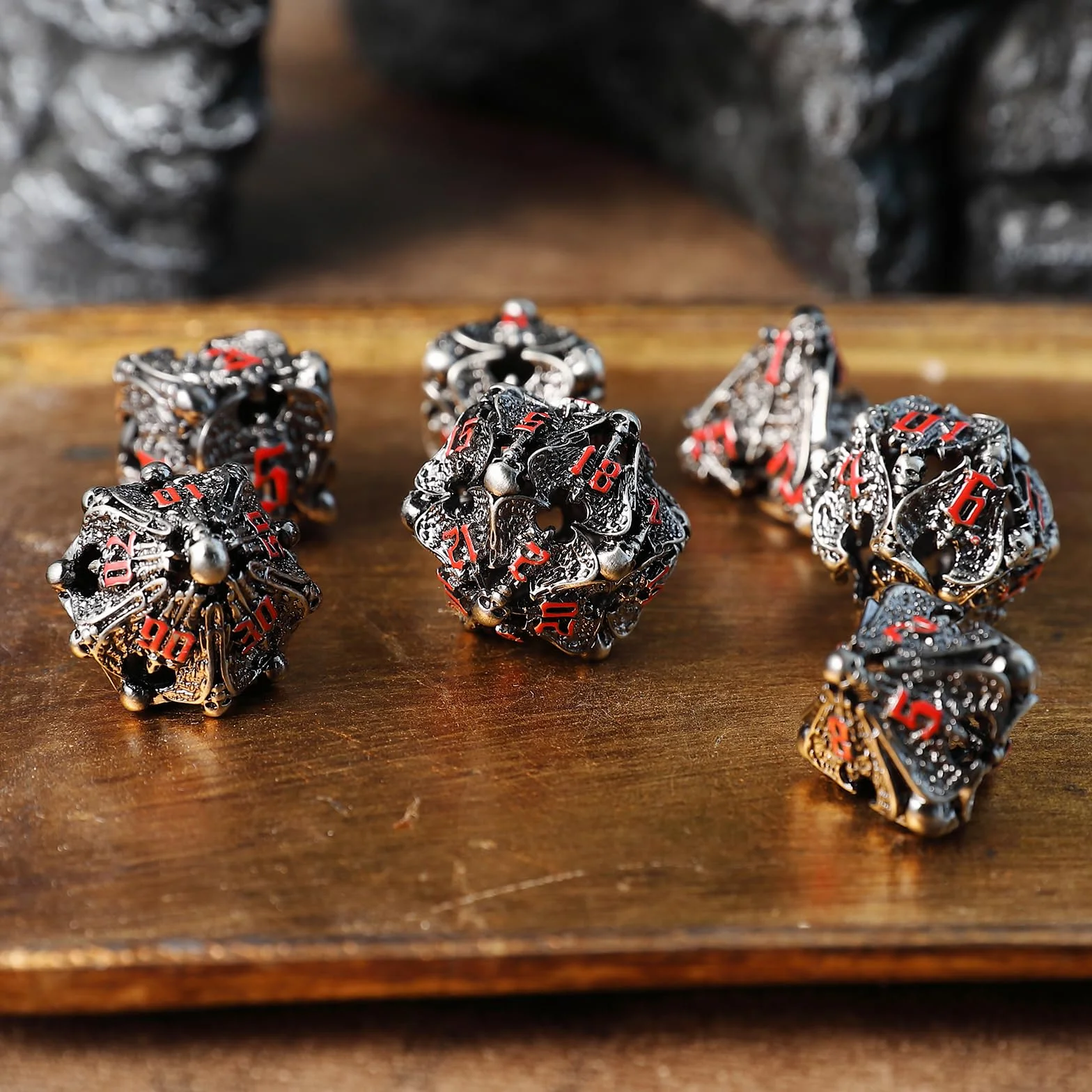 Dadi Set D&D Metallo 7 pezzi D4 D6 D8 D10 D12 D20 D% 3D Angelo Cavo Poliedrici Dadi per Dungeons and Dragons Pathfinder Warhammer Giochi da Tavolo RPG MTG Giochi
