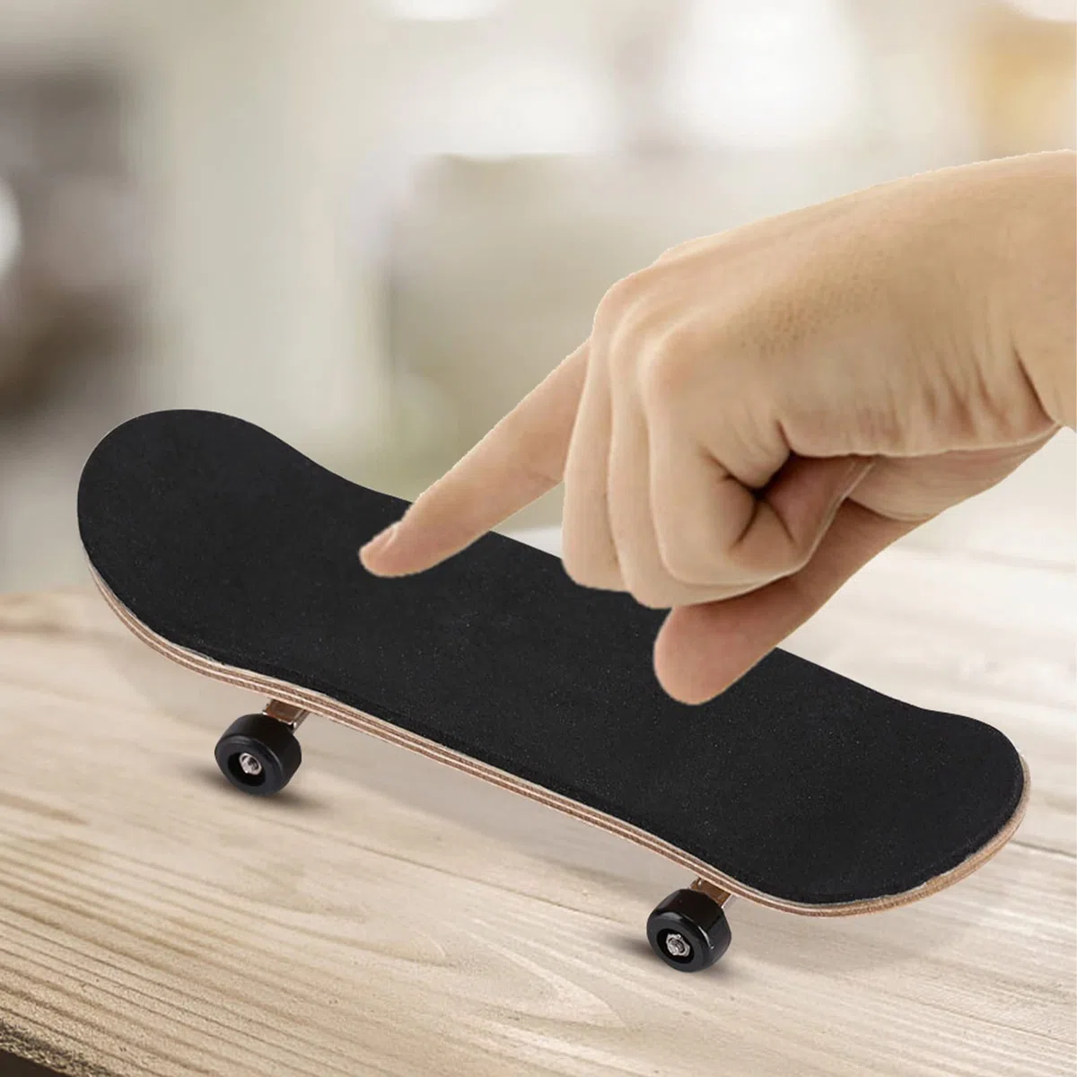 Mini Skateboard da Dito, Tastiera Professionale in Legno di Acero con Cuscinetti Completamente Chiusi, Cuscinetto in PU Spesso per Antiscivolo e Assorbimento degli Urti (BLACK)