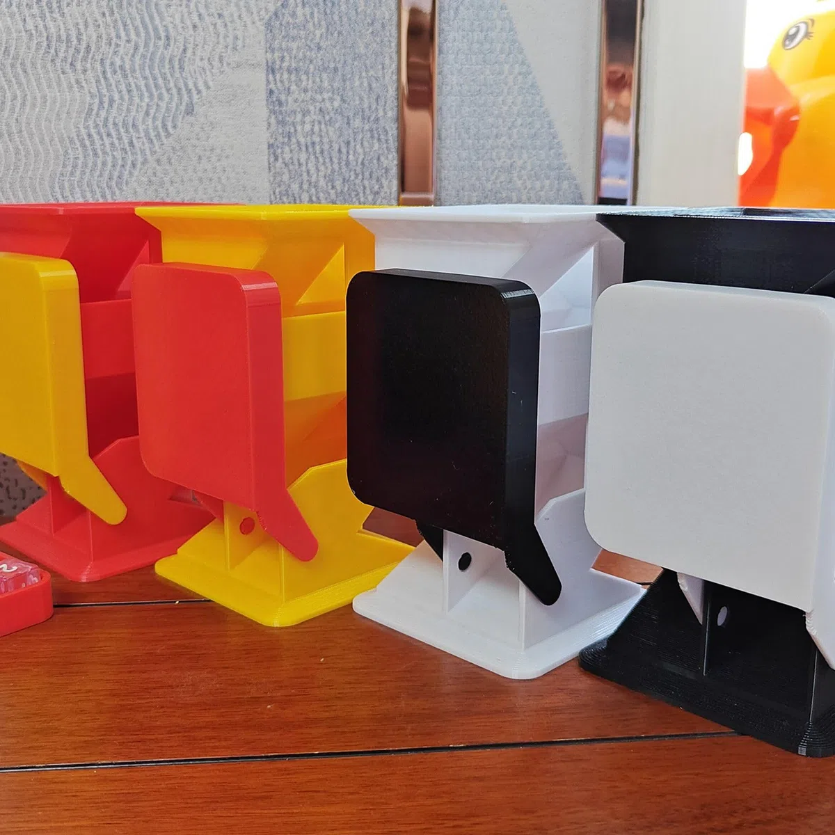Torre di dadi pieghevole con doppio vassoio, portatile, stampa 3D, torre pieghevole per dadi DND per draghi e dungeon, giochi di ruolo da tavolo, giallo