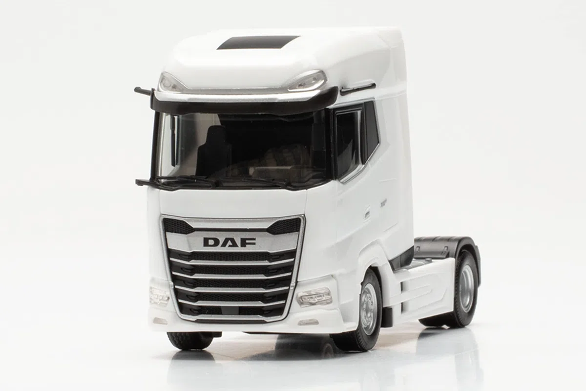 Herpa modello di camion DAF XG+ Trattore, scala 1:87, modello di camion per diorama, oggetto da collezione per modellismo, made in Germany, modello in miniatura