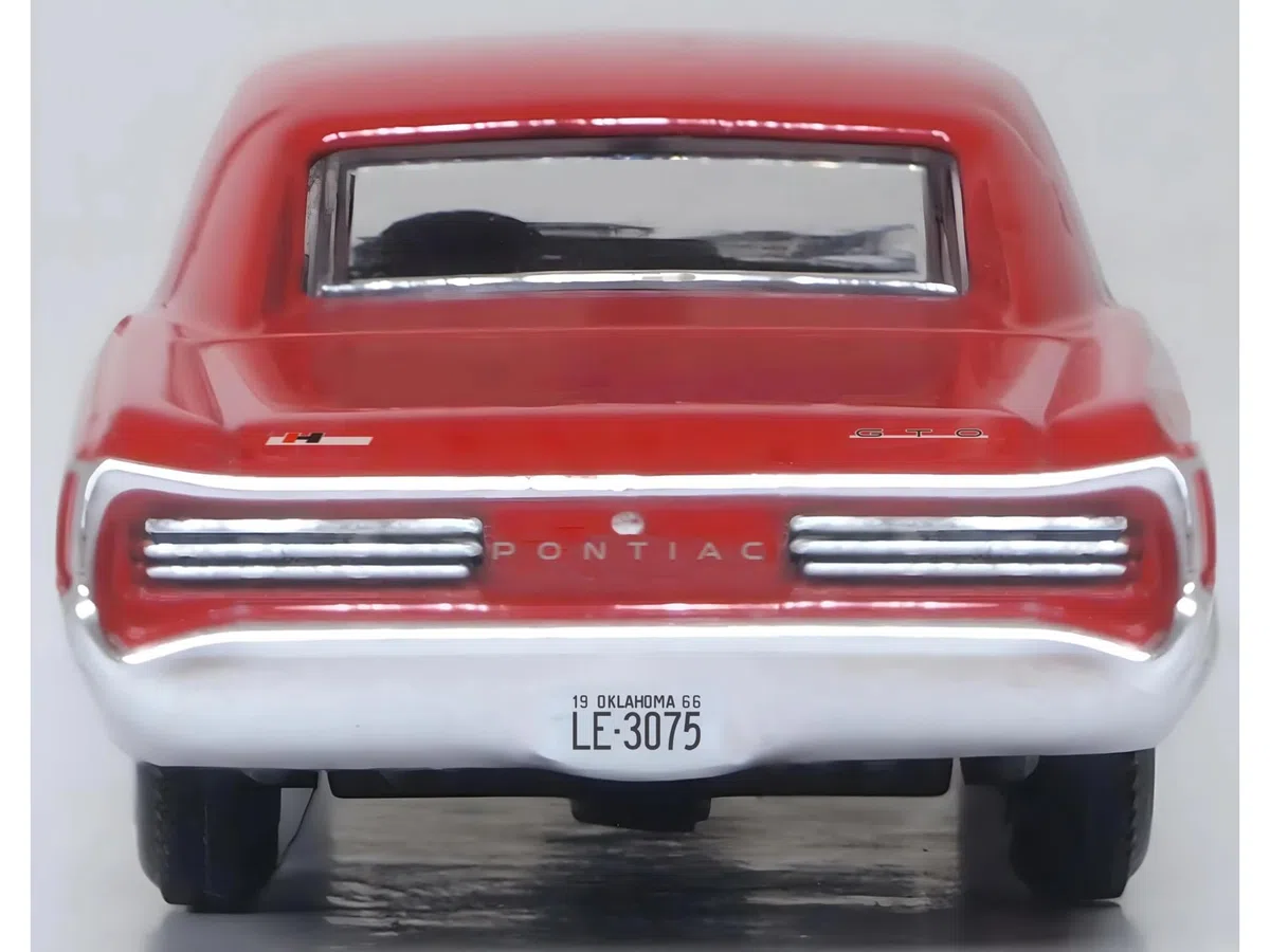 Oxford Diecast 1966 Pontiac GTO Montero Red 1/87 (HO) Scala Diecast Model Car 87PG66002
