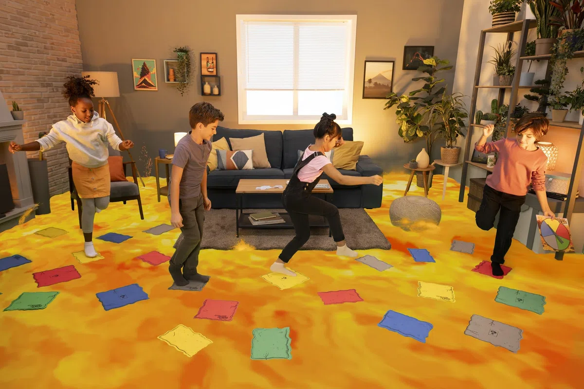 Endless Games Il pavimento è lava! Gioco da tavolo interattivo per bambini e adulti (5 anni in più) Feste divertenti, compleanni e giochi in famiglia | Promuove l'attività fisica | Sicuro dentro e