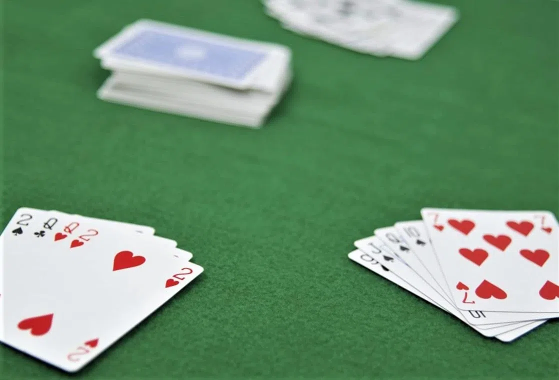 SpazioTessile Copritavolo Mollettone Salvatavolo Feltro Verde da Gioco Poker Senza Elastico (Quadrato 140x140)