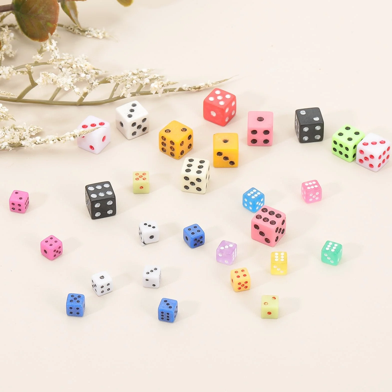 QUARKZMAN 500Pcs Mini Dadi, 5mm/0.2" Dadi Acrilici Piccoli A Sei Facce Con Punti Per Giochi Da Tavolo Party E Attività, Blu/Nero
