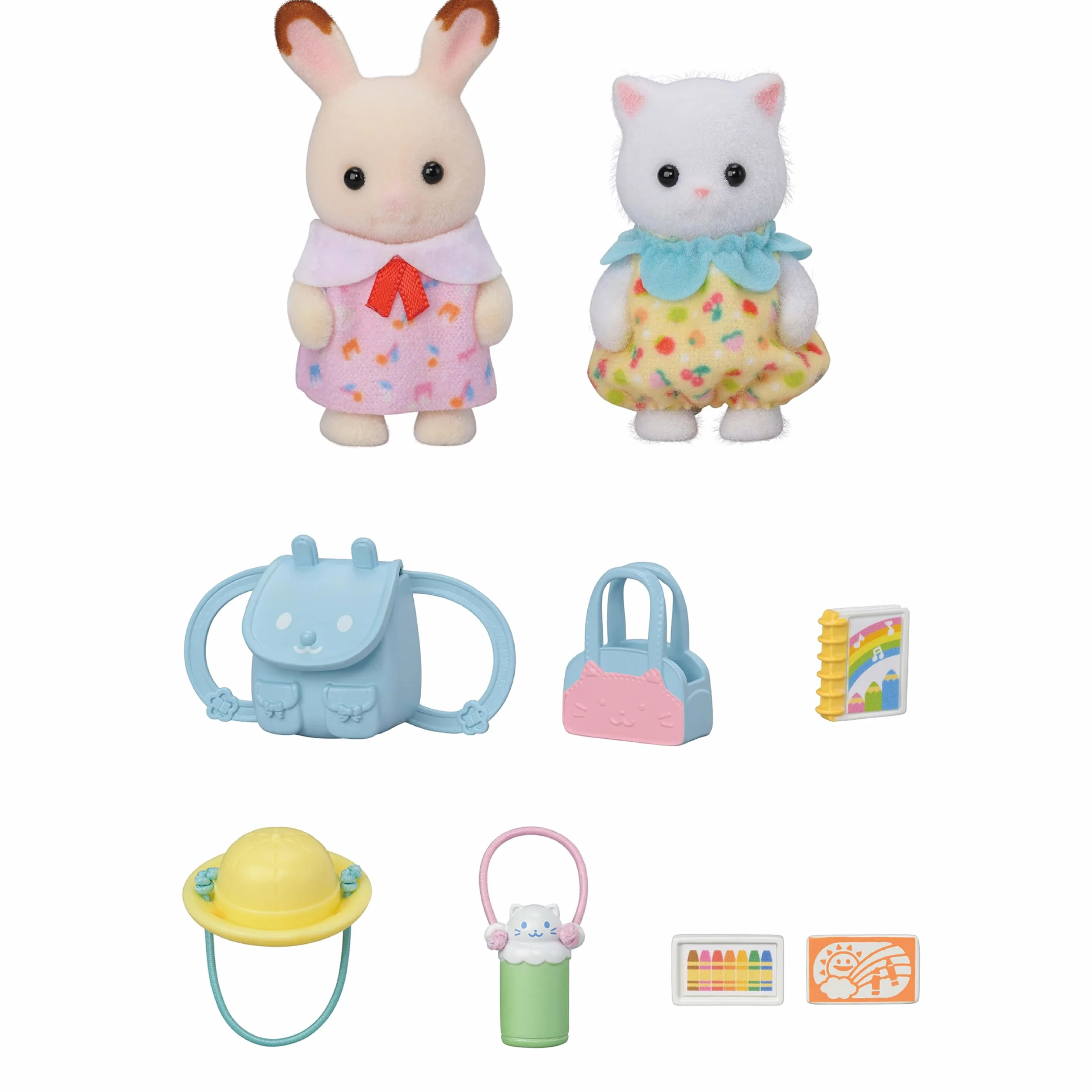 Sylvanian Families - Amici dell'Asilo - A Passeggio – Set di 2 Bebè con Zaino, Cappello e Accessori – Modello 5747