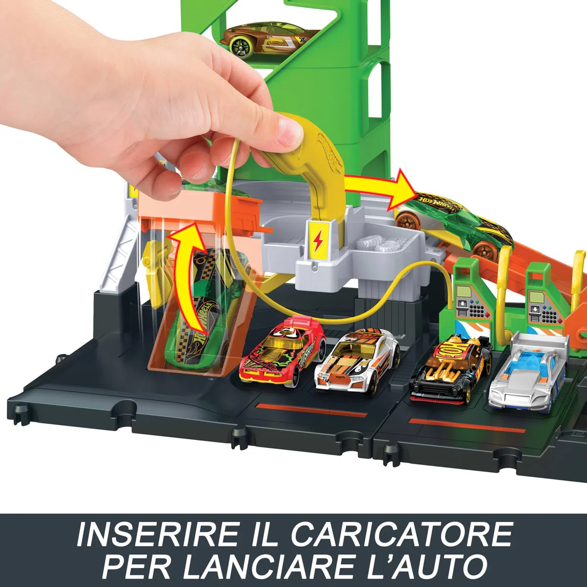 Hot Wheels 'Let's Race' Netflix - Area di Servizio Super Ricarica, playset con 4 stazioni di rifornimento, ascensore e parcheggio fino a 10 auto, 1 macchinina inclusa, 4+ anni, HTN79