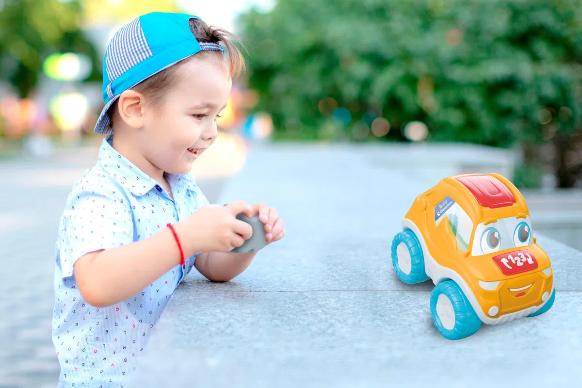Clementoni Baby Rally Capriole, Macchinina Bambino 2-4 Anni, Gioco Prima Infanzia, Macchina Telecomandata con Suoni e Canzoni, Stimola Manualità, Linguaggio e Coordinazione, Lingua Italiana, 17996