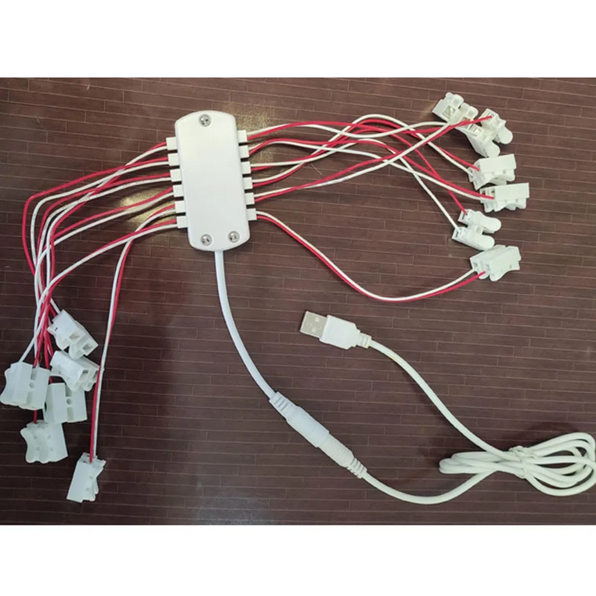 Alimentatore USB da 5 con 12 Porte per Plastici di Treni, Ferrovie in Miniatura, Diorami Architettonici, Parti di Ricambio per Modellismo Ferroviario con Un Cavo USB da 1 Metro