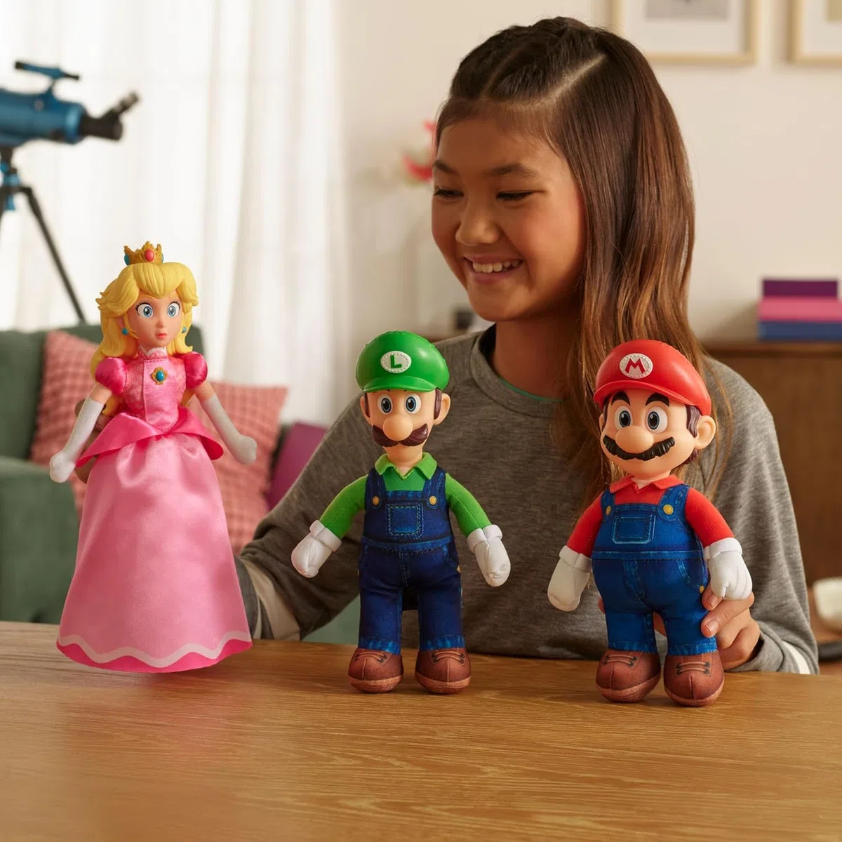 Peluche gigante di Principessa Peach del film Super Mario Galaxy (23 cm), con licenza ufficiale Jakks Pacific, peluche deluxe con testa scolpita, peluche da collezione Nintendo