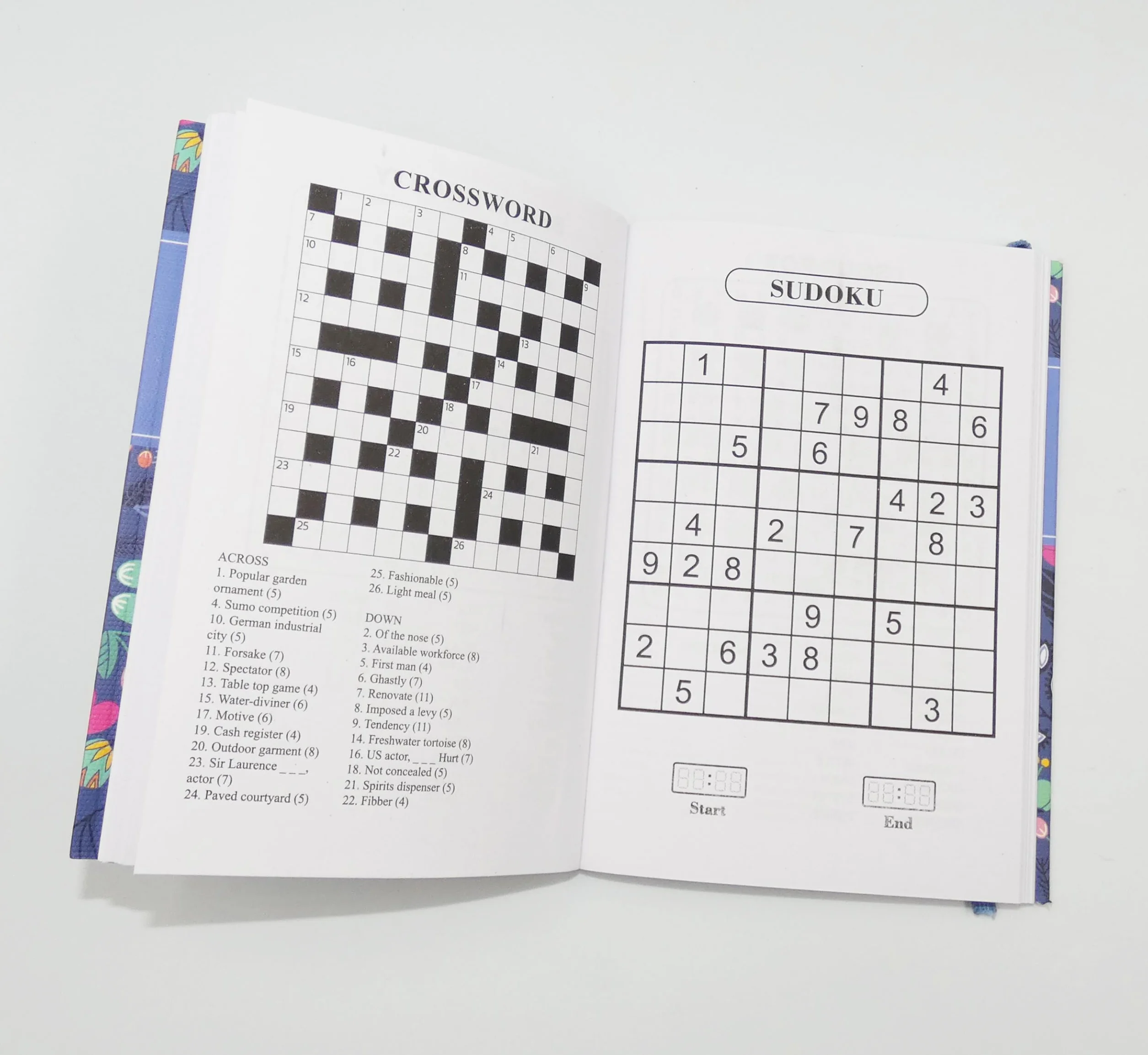 Libro di puzzle tascabile formato A6 da viaggio 3 in 1 Sudoku, ricerca parole, cruciverba, dimensioni 15 x 10,5 cm con elastico, motivo floreale blu