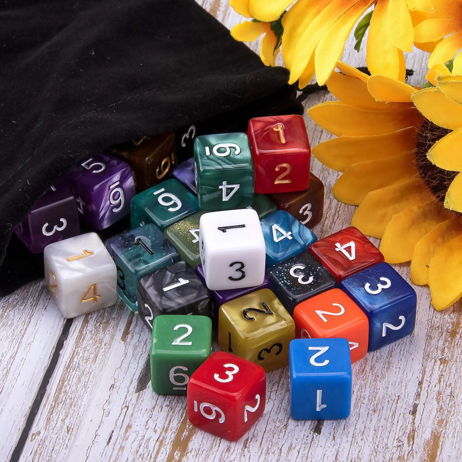 SIQUK 35 Pezzi Dadi Poliedrici 6 Facce Dadi da Gioco Colorati Dadi per DND Rpg Gioco e Matematica con Borse di Velluto
