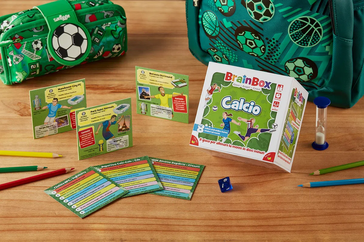 Asmodee - BrainBox: Calcio, Gioco per Imparare e Allenare la Mente, 1+ Giocatori, 8+ Anni, Ed. in Italiano, G1-13909