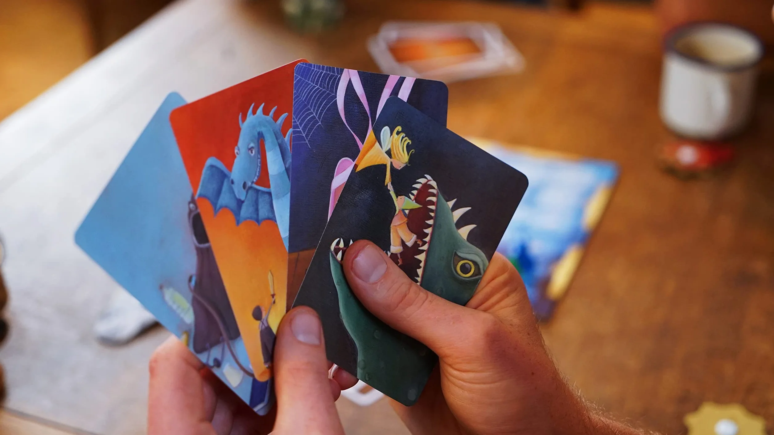 Asmodee Dixit Gioco da Tavolo Immaginazione Fantasia 3-8 Giocatori 8+ Anni Edizione Italiano