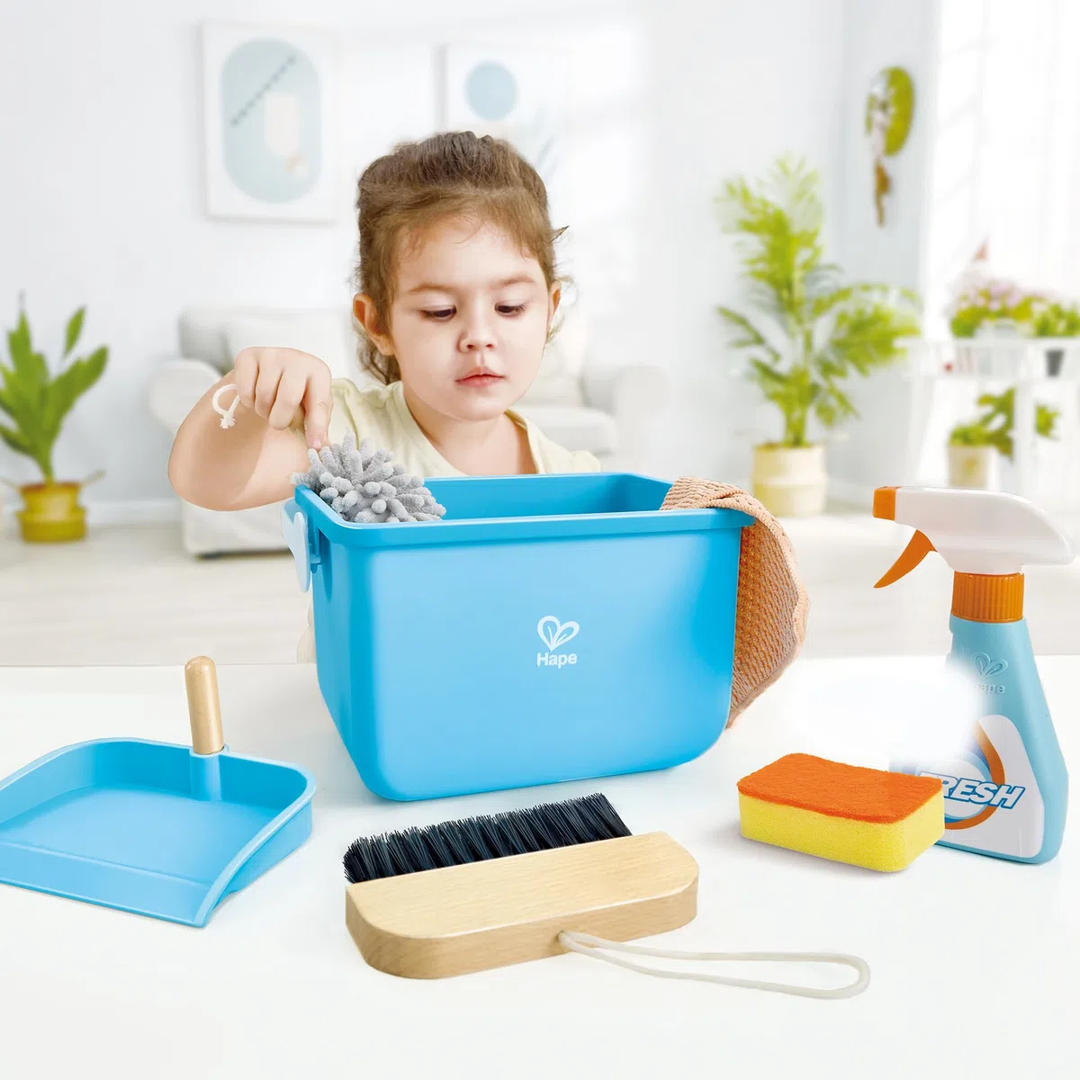 Hape Set Secchio per Pulizie per Bambini - Gioco di Imitazione con Strumenti di Pulizia per Piccoli Aiutanti