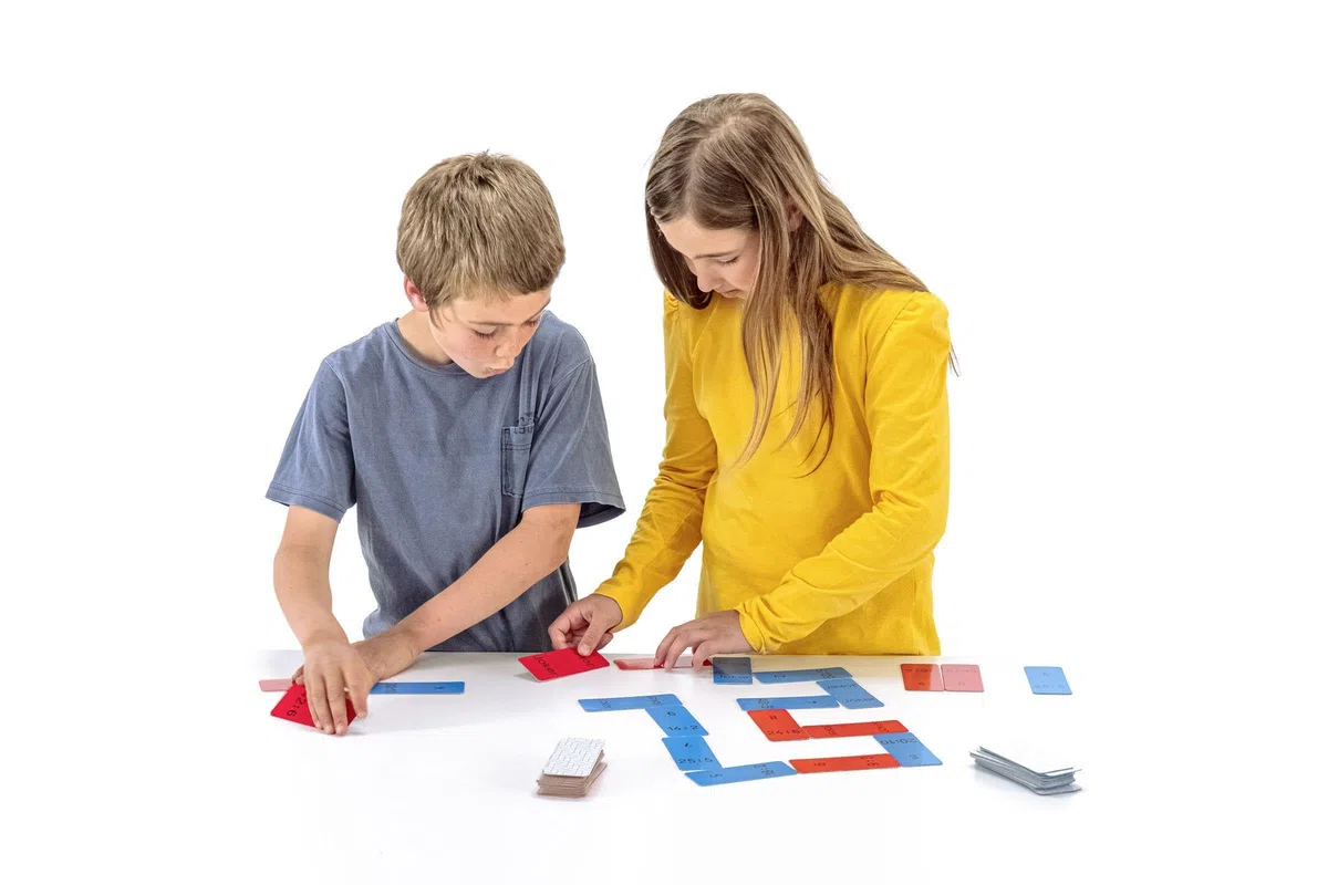 Domino Divisione nell'intervallo di 100 numeri