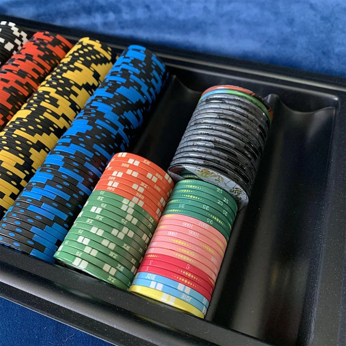 Casiino - Rack per fiches da poker, supporto per chip da gioco, resistente organizer modellato per giochi di carte, rack per riporre patatine fritte, design impilabile per serate in club e sale giochi