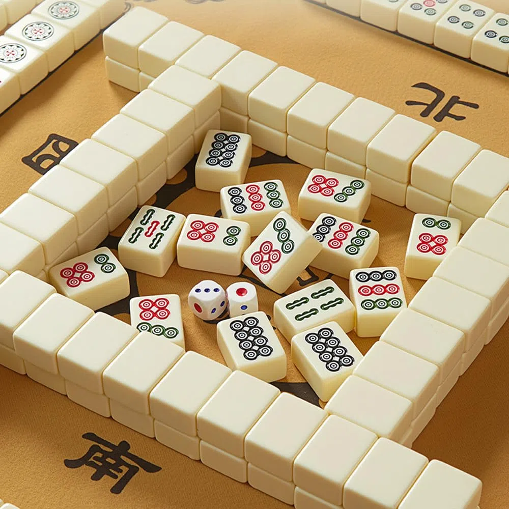 Mini Mahjong Gioco, Tradizionale Cinese Mahjong Gioco da Tavolo, Portatile mahjong Set con 144 Tessere Majong e 2 Dadi, per Famiglie, Viaggi, Feste, Giochi da Tavolo