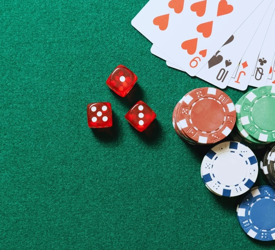 Generico Copritavolo da Gioco Verde, con Elastico, per Tavoli da 4 a 12 Posti, Rettangolare 180 x 140 cm, Poliestere, Panno Verde Per Tavolo, Poker - Burraco - Texas Holde'm