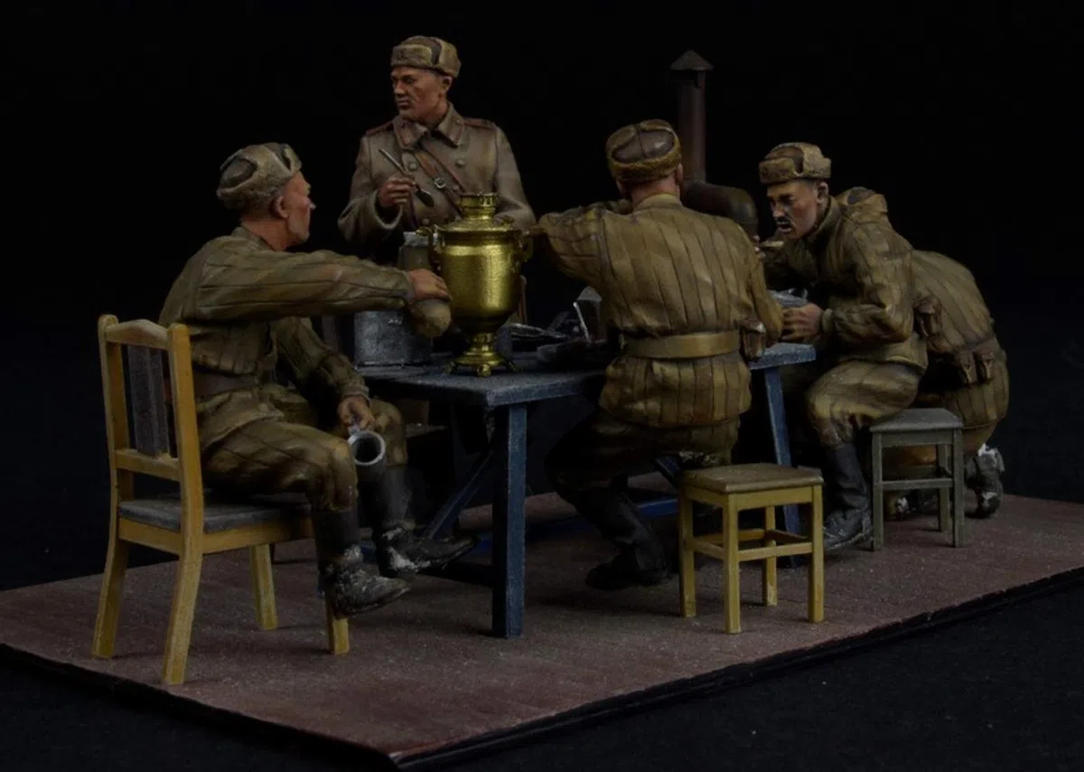 MiniArt MA35325 Modellino Veicolo da Guerra In Plastica da Montare, Dinner On The Front, Scala 1:35
