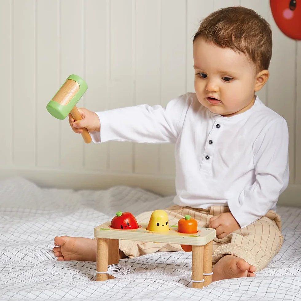 Janod Taptap Verdure della Fattoria, Giocattolo Multisensoriale per Bambini, 3 Verdure dell'Orto e 1 Martello, Sviluppa Le Abilità Fino-Motorie, Giocattolo in Legno FSC, dai 12 Mesi, J03309