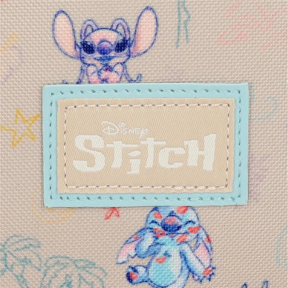 Borsa da toilette Joumma Disney Stitch Cuddle me happy, borsa a tracolla, realizzata in poliestere, spallacci larghi e regolabili che si adattano perfettamente alla schiena. Da Joumma Bags