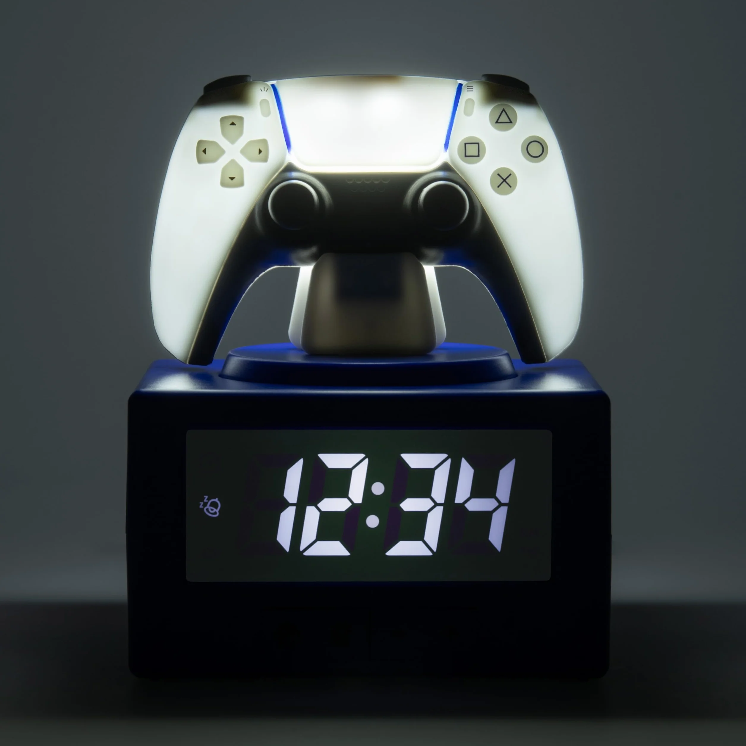 Paladone, Sveglia digitale con controller DualSense della PlayStation, con funzione luce notturna, con licenza ufficiale, decorazione da gaming e per camera da letto, per bambini e ragazzi