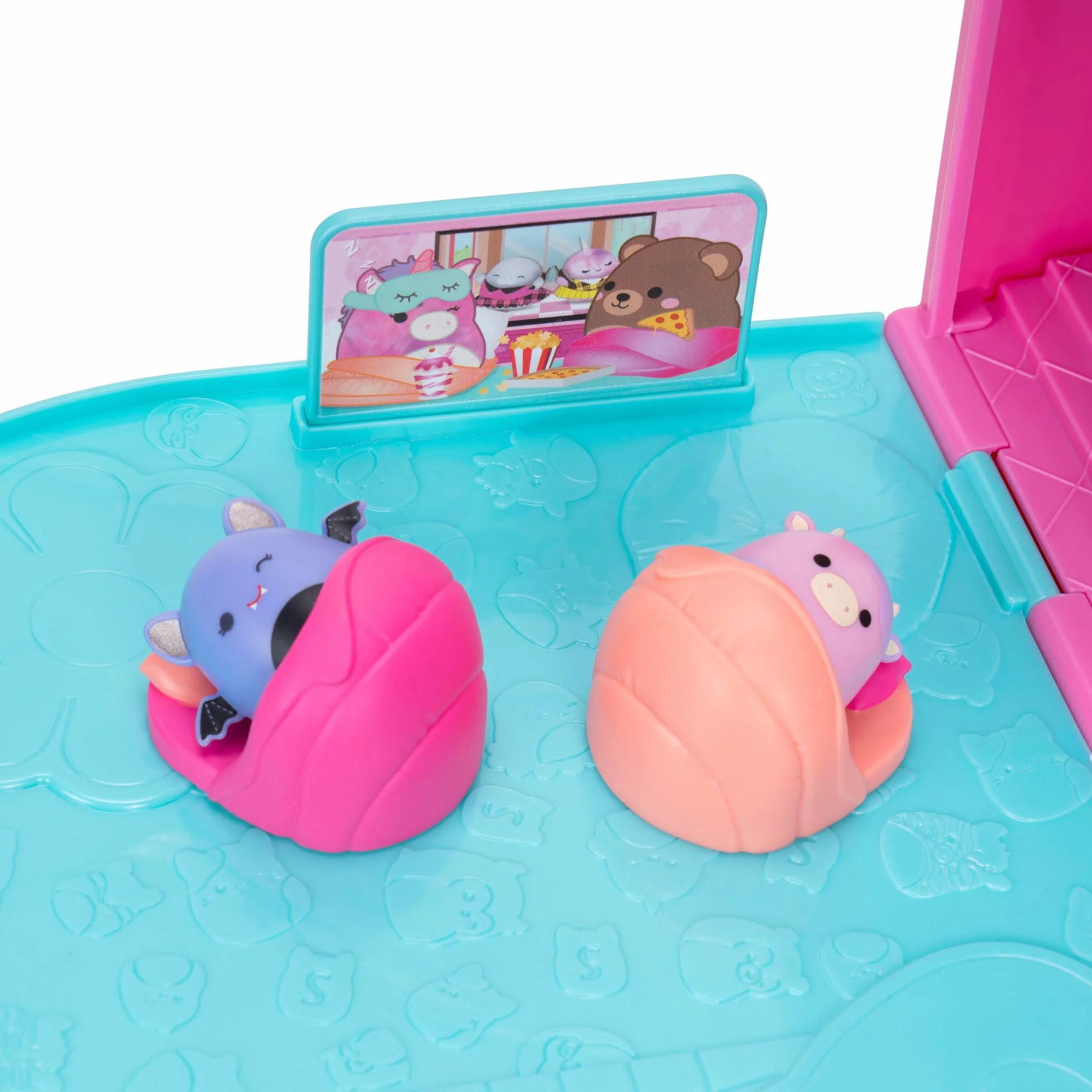 Squish-a-longs Original Squishmallows Party Pack On-The-Go Playset - Serie 1 - Tre mini squish da 2,5 cm con 9 arredi - Colleziona, scambia e gioca