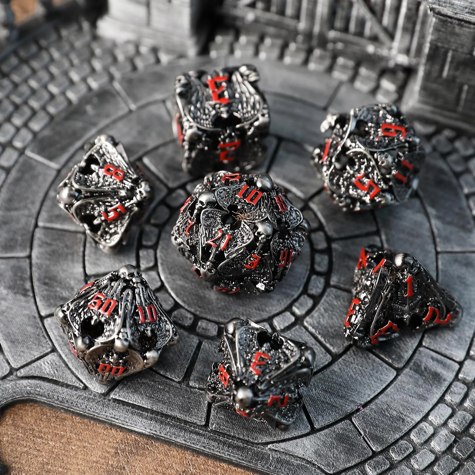 Dadi Set D&D Metallo 7 pezzi D4 D6 D8 D10 D12 D20 D% 3D Angelo Cavo Poliedrici Dadi per Dungeons and Dragons Pathfinder Warhammer Giochi da Tavolo RPG MTG Giochi