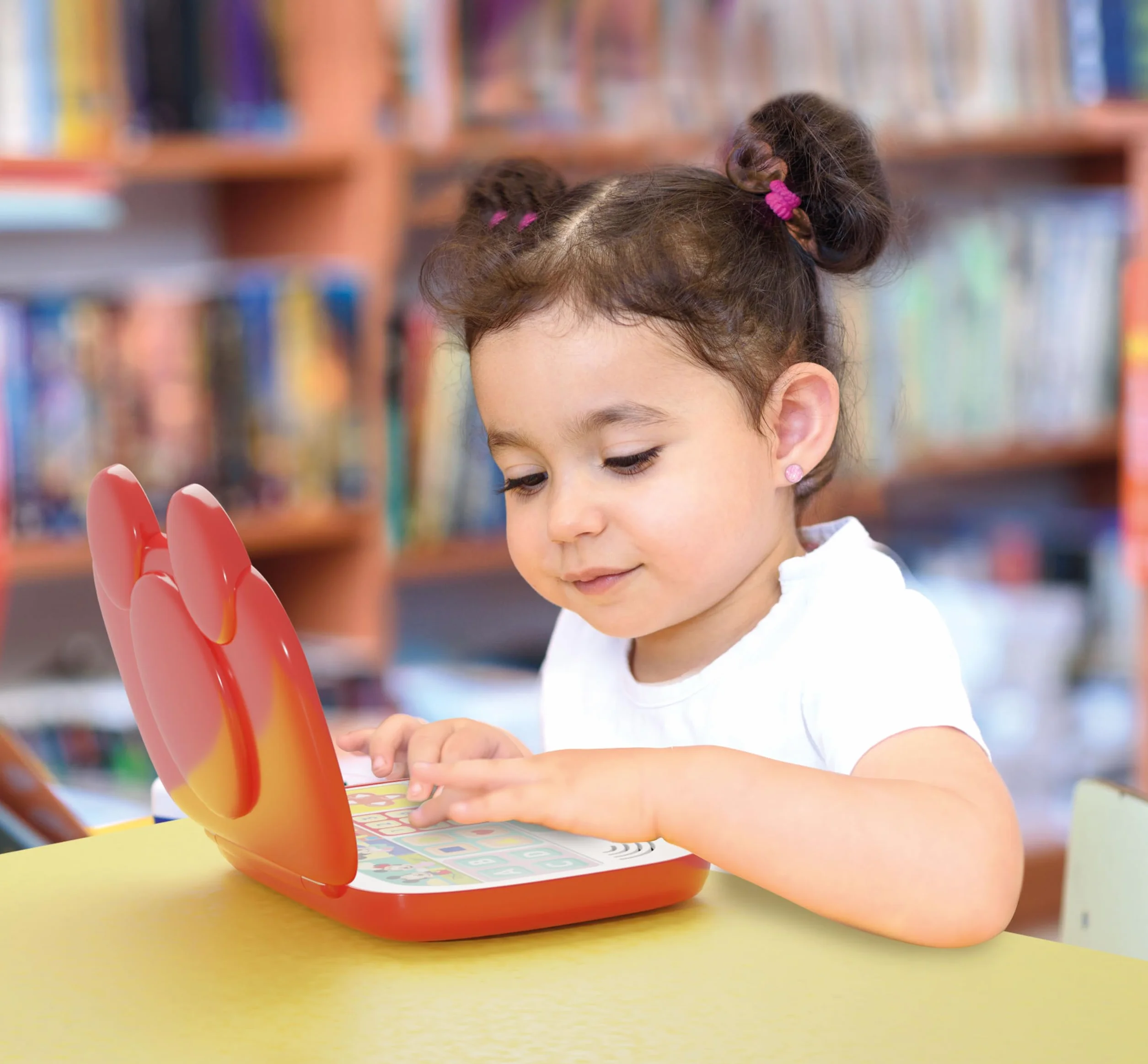 Disney Baby Clementoni - Il Mio Primo Laptop Mickey, Gioco Educativo Computer Bambino 12+ Mesi, Centro attività Prima Infanzia, Insegna Lettere e Numeri in 2 modalità di Gioco, Lingua Italiana, 17834