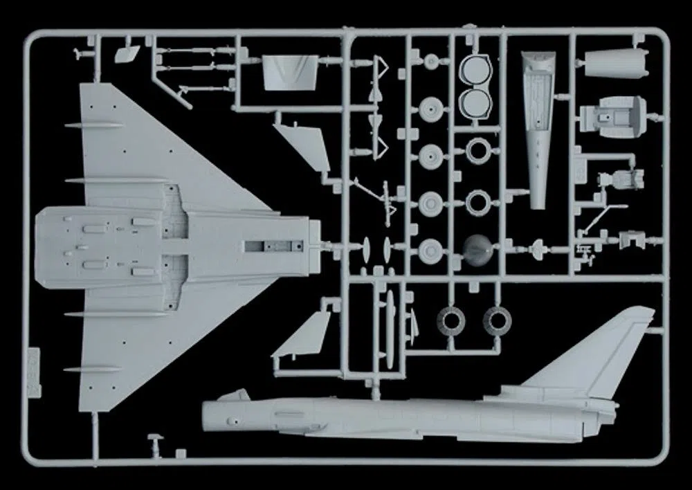 Italeri 1340 - Ef 2000 Typhoon (Twin Seater) Model Kit Scala 1:72