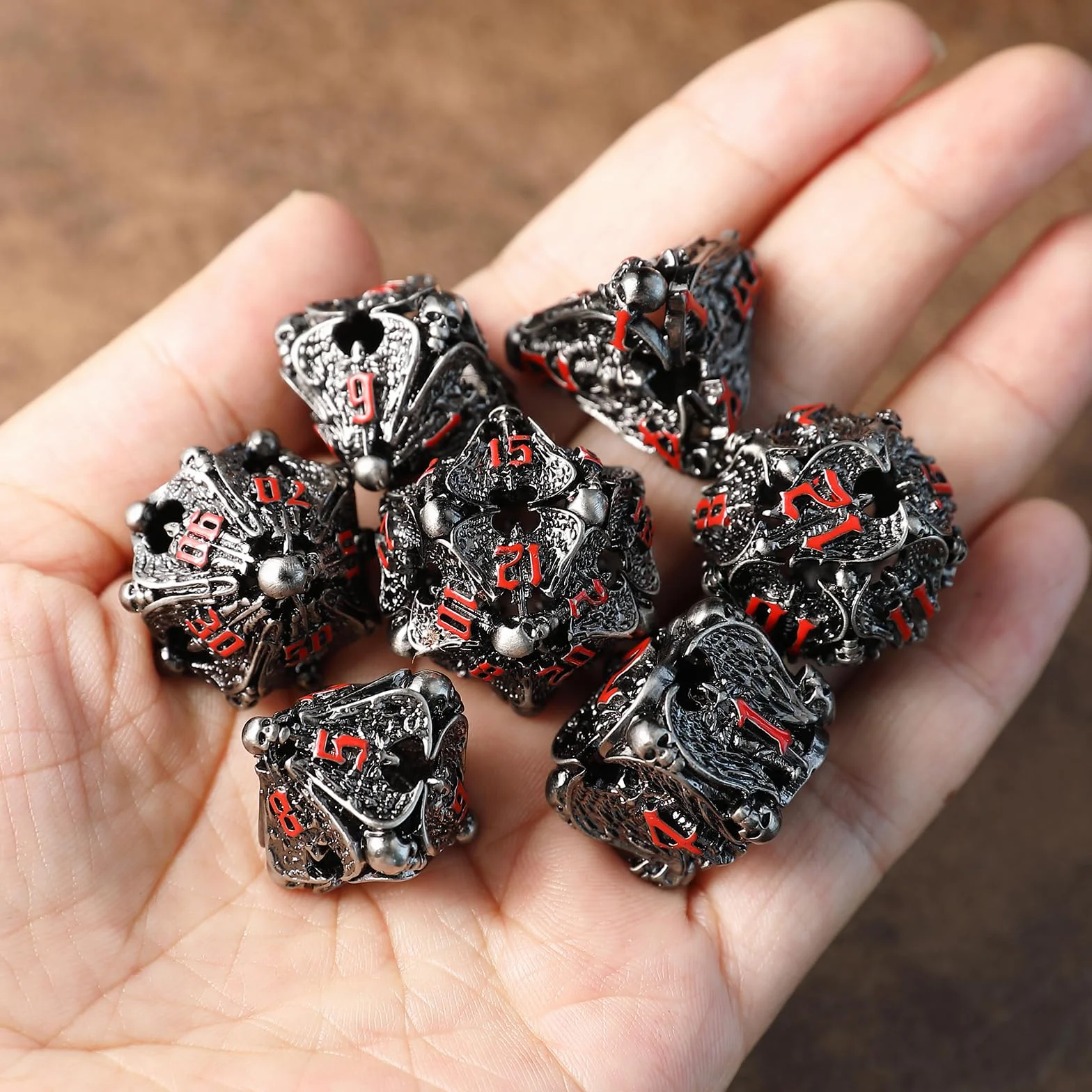 Dadi Set D&D Metallo 7 pezzi D4 D6 D8 D10 D12 D20 D% 3D Angelo Cavo Poliedrici Dadi per Dungeons and Dragons Pathfinder Warhammer Giochi da Tavolo RPG MTG Giochi