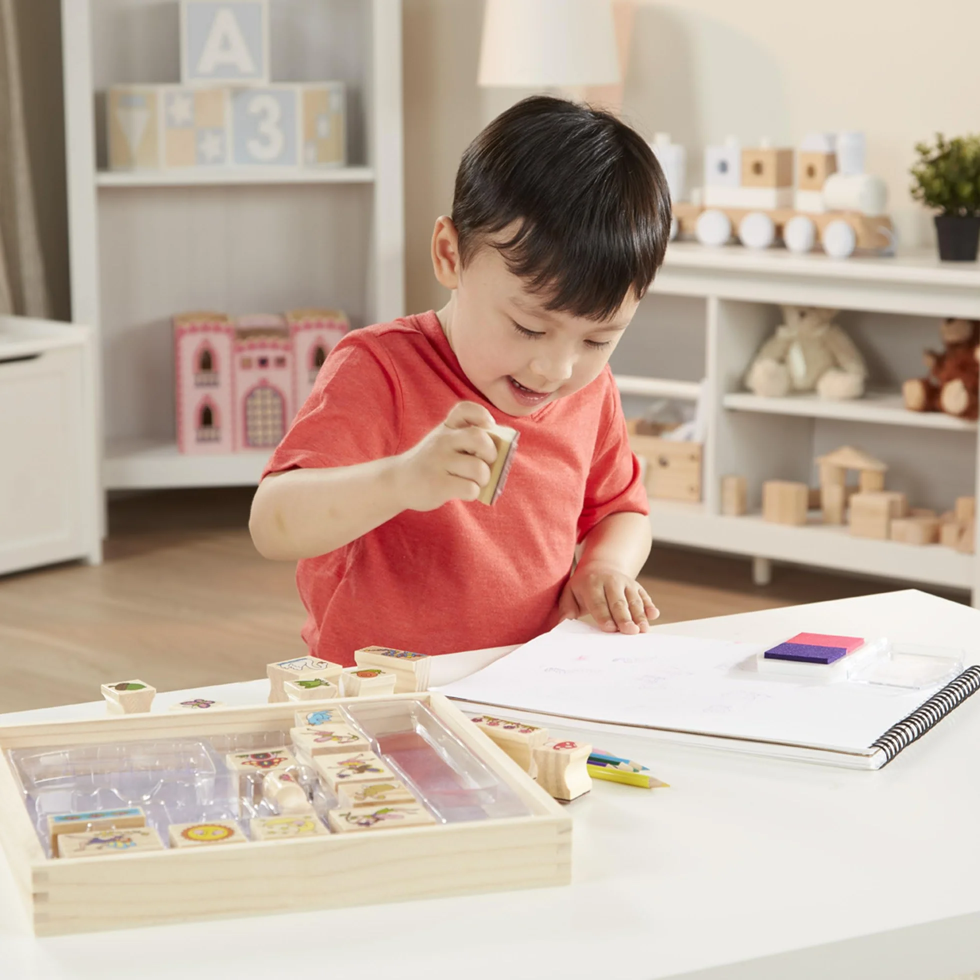Melissa & Doug Timbri Creativi Giardino delle Fate – Set in Legno con 9 Timbri, Inchiostro Lavabile a Due Colori e Matite Colorate, Lavoretti Manuali, Regalo per Bambini e Bambine, 4+ Anni