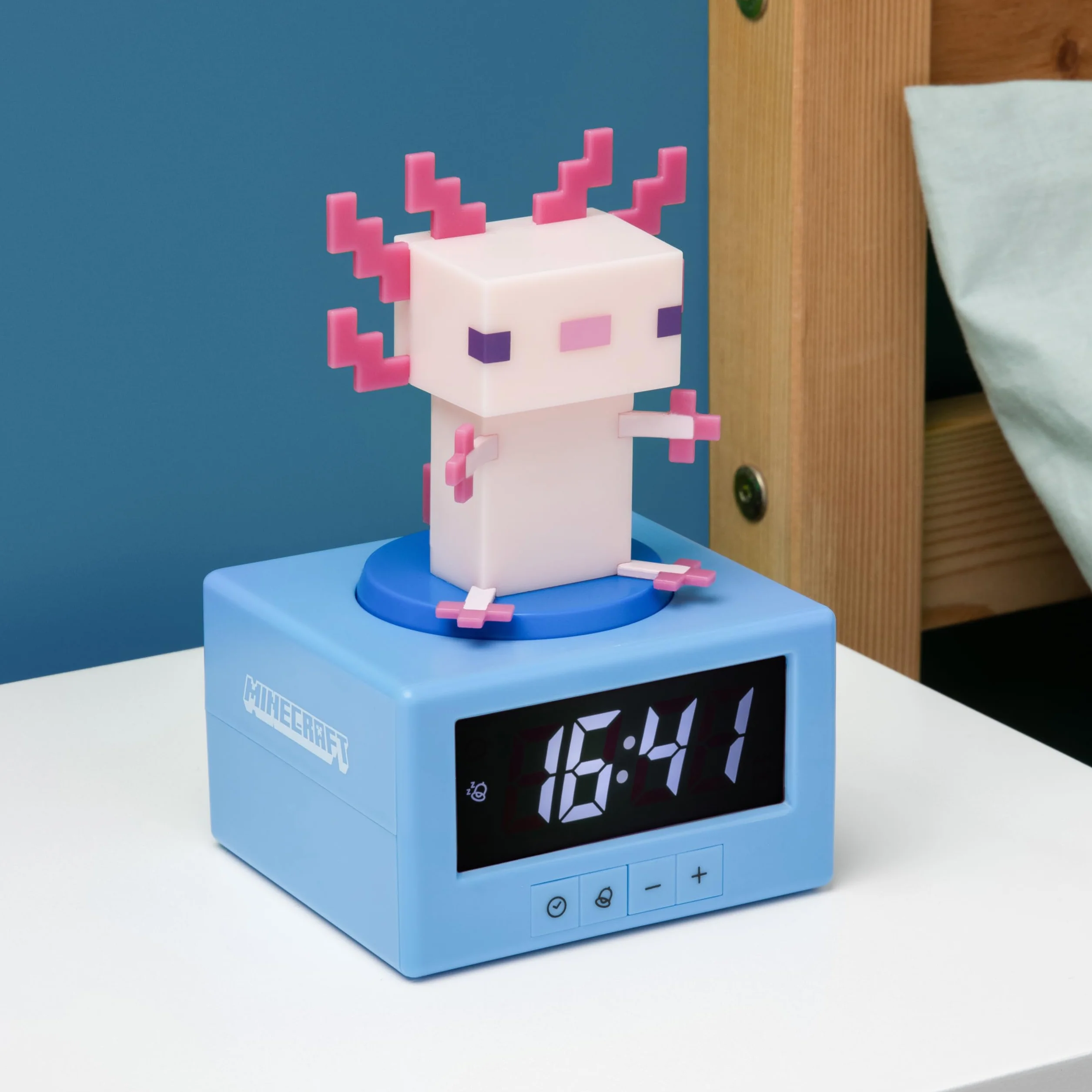 Paladone Minecraft Axolotl Sveglia Digitale con Funzione Luce Notturna, Regalo per Giochi e Decorazioni per Camera da Letto con Licenza Ufficiale per Bambini e Ragazzi
