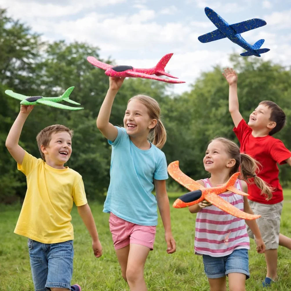 4 Pezzi Set di Aerei a Vela – Aerei in Stiropor Realizzati in Robusto Schiuma EPP – Aerei Lanciabili in 4 Colori – Giocattolo per Bambini all'aperto, Regalo per Ragazzi e Ragazze