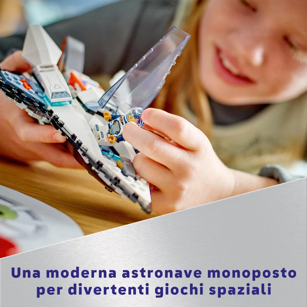 LEGO City Astronave Interstellare Giocattolo, Giochi Spaziali per Bambini e Bambine da 6 Anni in su con Navicella da Costruire, Minifigure dell'Astronauta e Drone Robot 60430