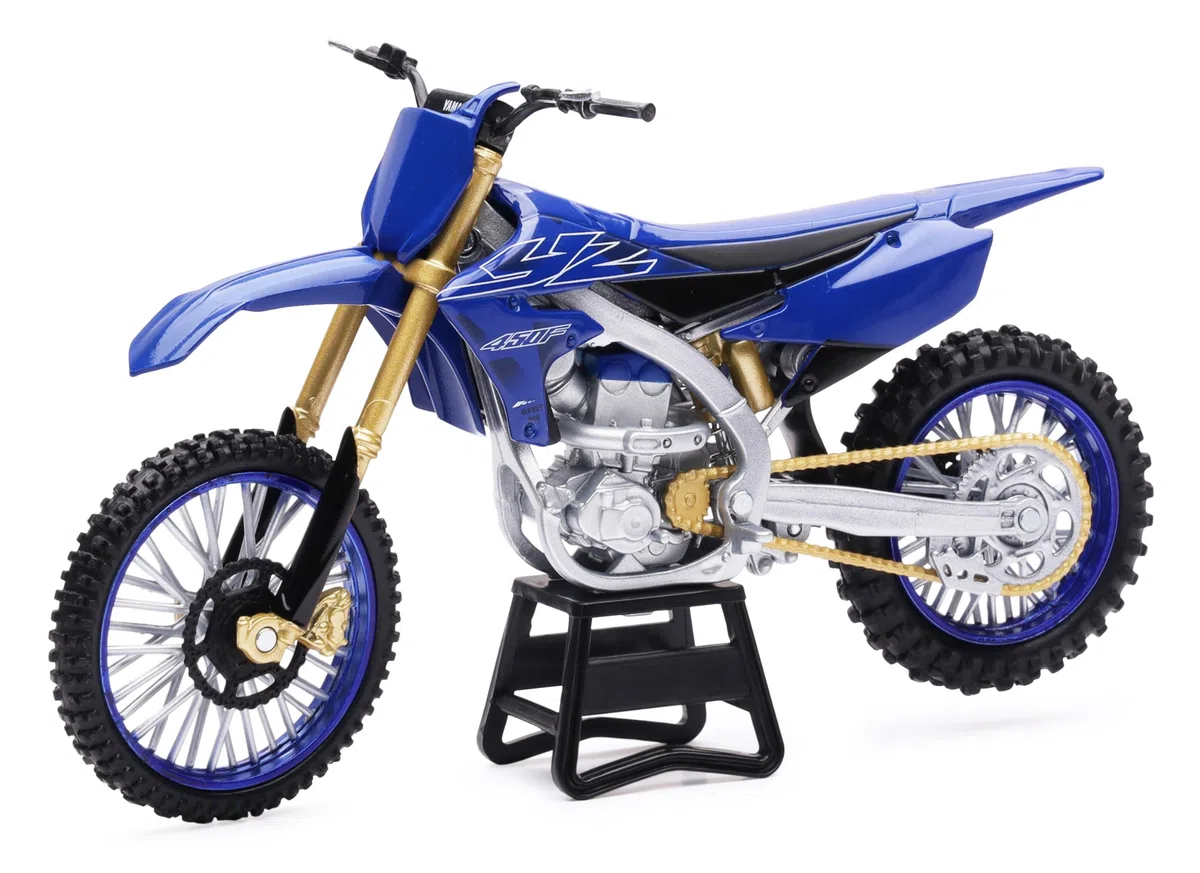 Moto Yamaha YZ450F con cascatore 1/12°