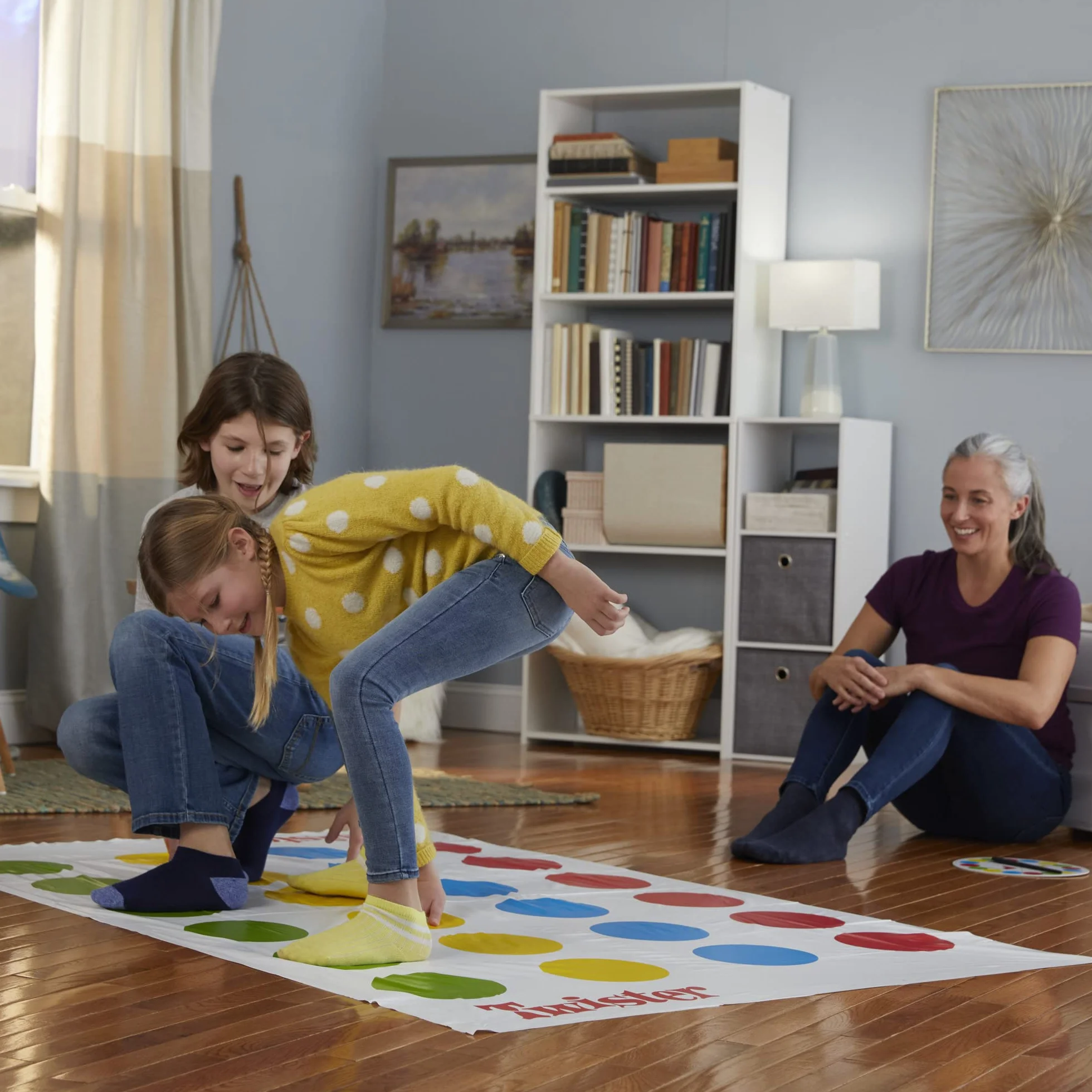 Hasbro Gaming Twister Gioco in Scatola, Include 1 Tappeto Twister, 1 Ruota e Le Istruzioni, Versione 2020 in Italiano, Multicolore