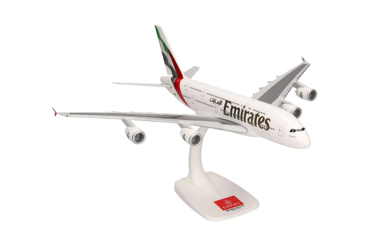 herpa modello di aereo Emirates Airbus A380 - new 2023 Colors - A6-EOE in scala 1:200 - Snap-Fit, pezzo da collezione, miniatura deco, statuetta con supporto in plastica