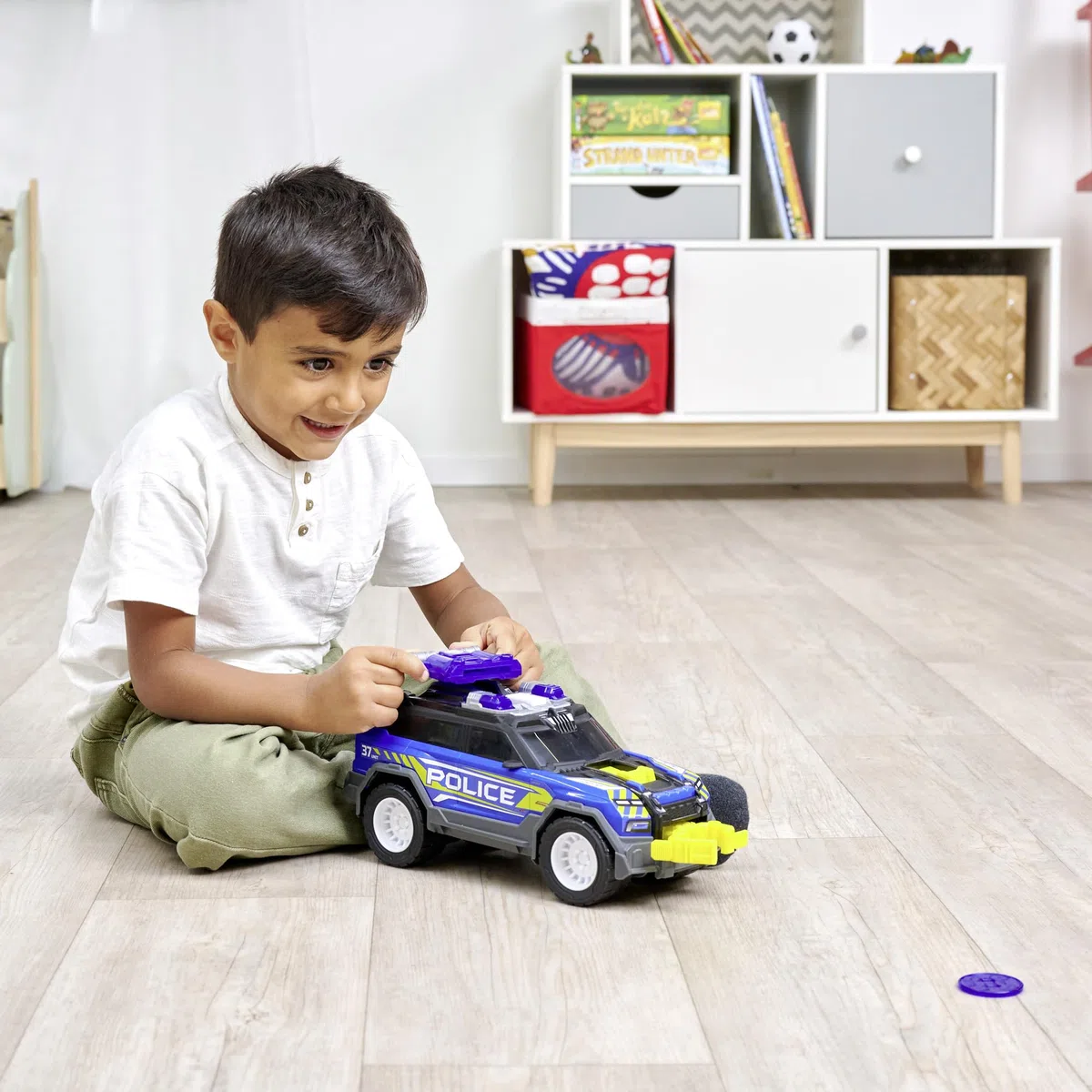 Dickie Toys - Police SUV 30 cm, a partire dai 3 anni, con funzione di tiro e accessori, con luci e suoni, batterie incluse, 203306022
