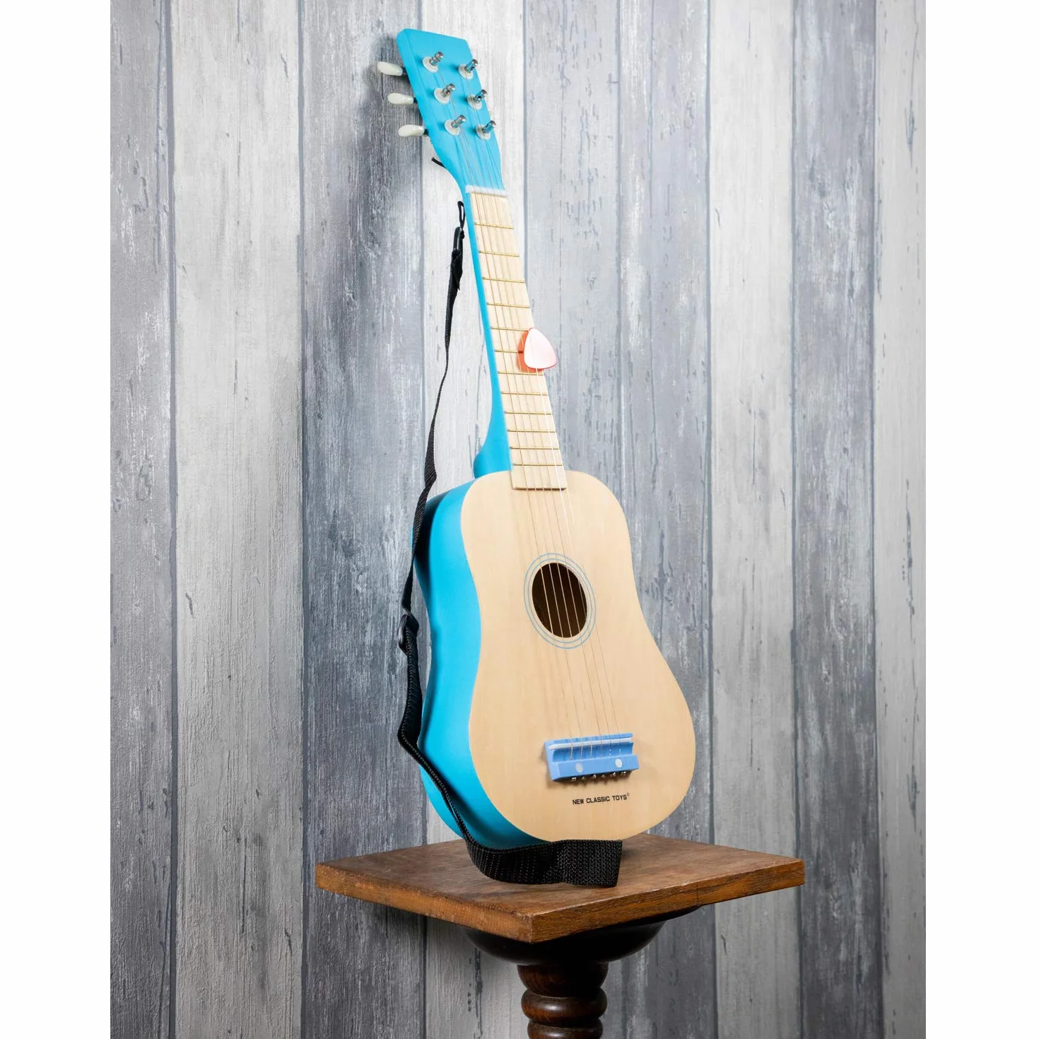 Woet® Chitarra Giocattolo Rosso in Legno per Bambini - 6 Corde in Nylon con Tracolla e Corda di Ricambio - con Libretto delle Canzoni - Gioco Musicale Educativo - A Partire da 3 Anni