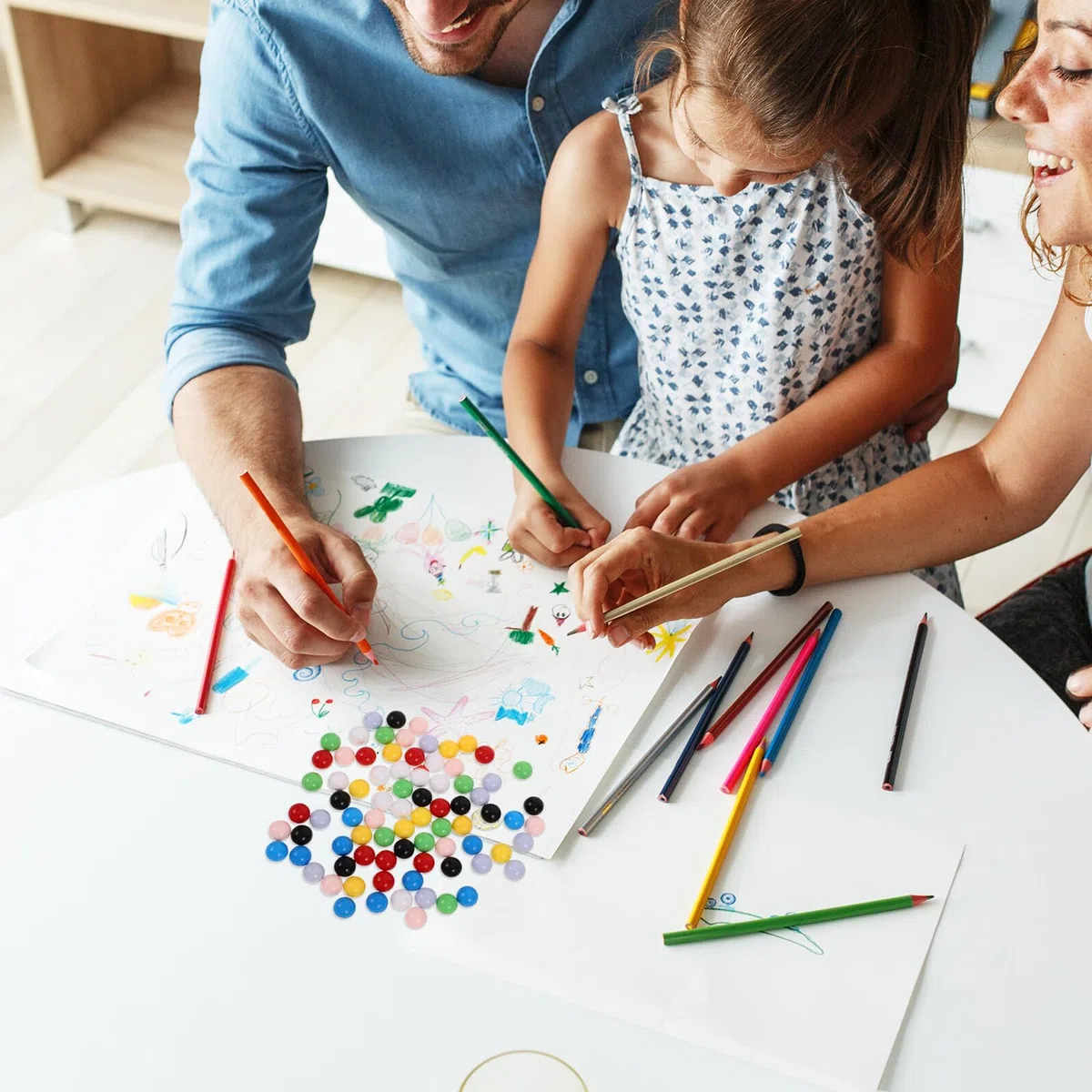 80 Pezzi Biglie Colorate da 12 Mm per Giochi da Tavolo, Giocattolo Educativo per Sfere Robuste e Sicure, Stimola Creatività e Coordinazione Occhio-mano per Uso Domestico