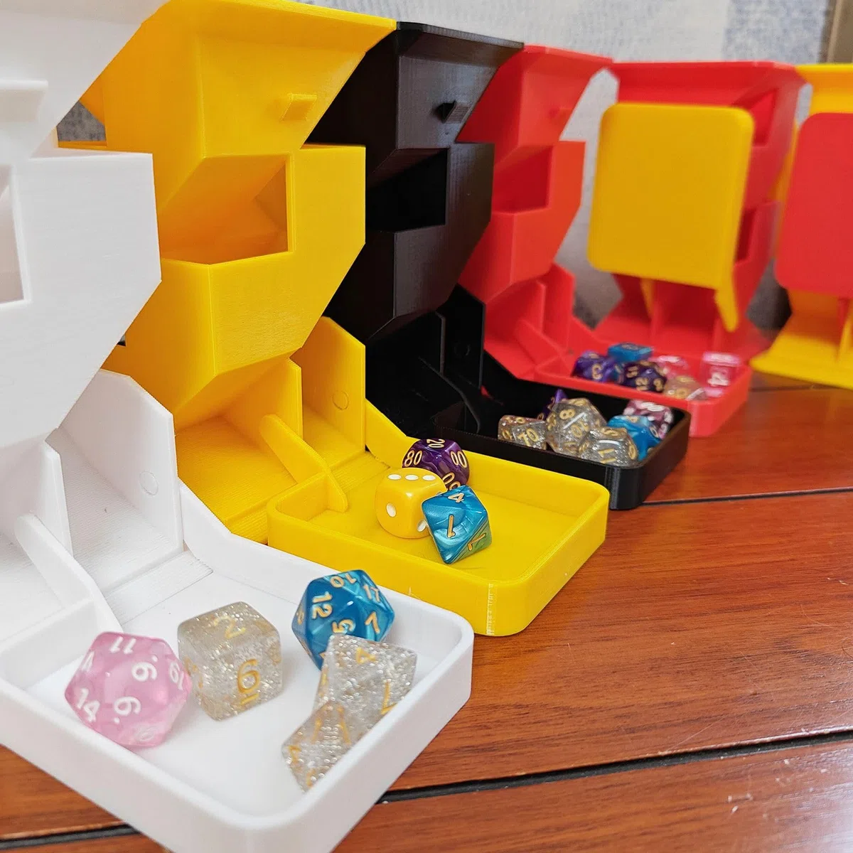 Torre di dadi pieghevole con doppio vassoio, portatile, stampa 3D, torre pieghevole per dadi DND per draghi e dungeon, giochi di ruolo da tavolo, giallo