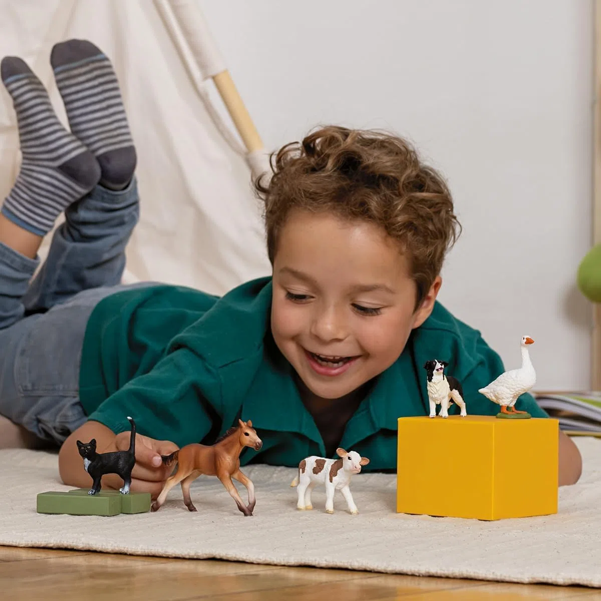 SCHLEICH FARM WORLD | Animali della Fattoria Bundle 42386 | Set con vitello, puledro, gatto, cane e oca | figure realistiche per bambini dai 3 anni | 5 pezzi | solo su Amazon