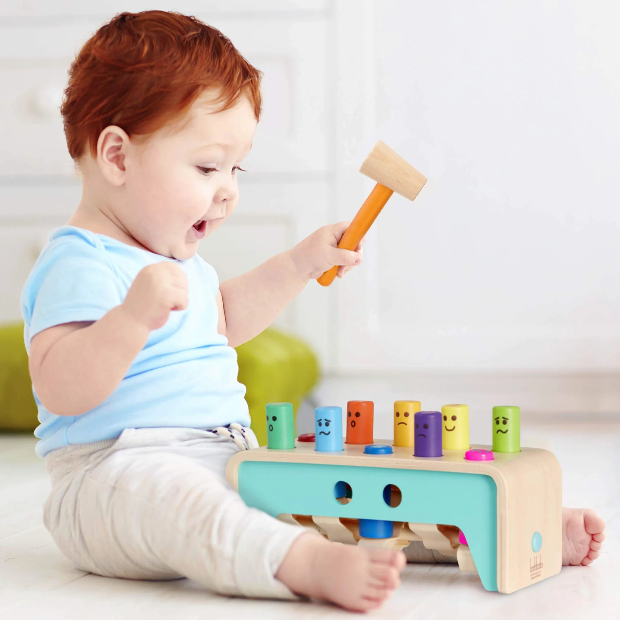 Battat – Panca per Il Peso e Il conteggio – Martello di Legno per Bambini e Ragazzi – Panchina con pioli e mazzuolo – Giocattolo colorato per Lo Sviluppo – Panca per Il Peso e Il conteggio – 1 Anno +