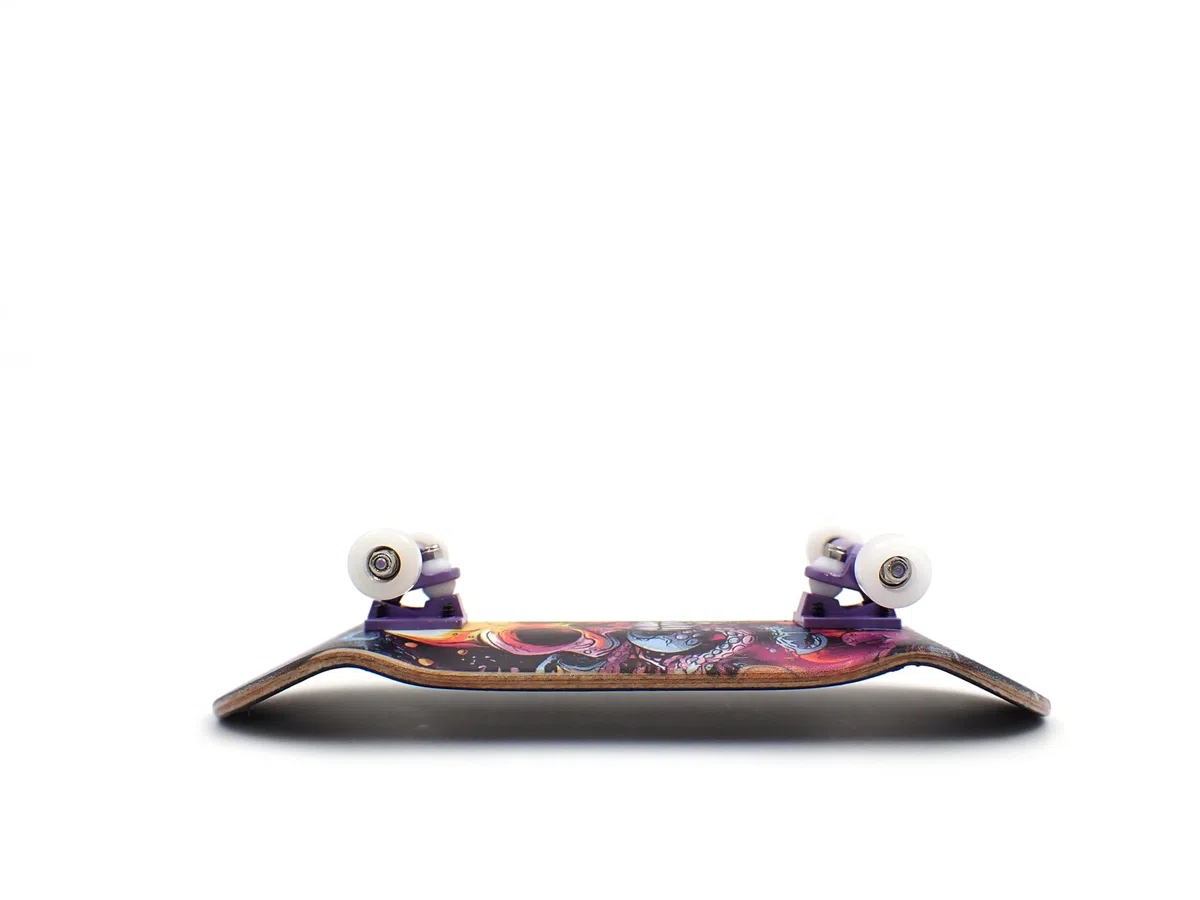 SPITBOARDS Set completo per fingerboard in legno, da 34 mm, set completo per assemblaggio, legno a 5 strati, per Trucks con scanalature di blocco, ruote CNC Bearing Wheels, Real Wear Graphics, Laser