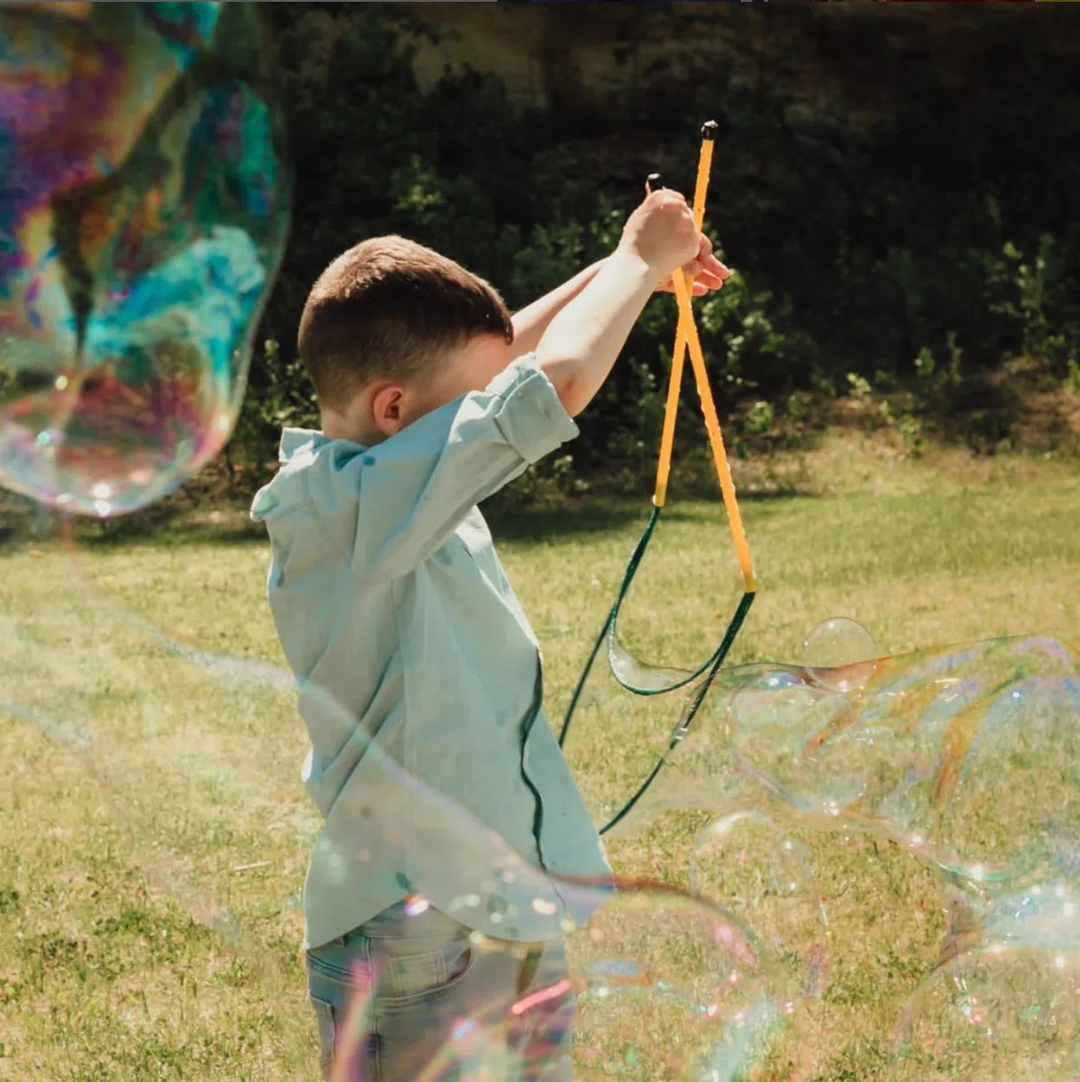 Play Juggling - Liquido Bolle di Sapone - 5l - Soluzione per Bolle di Sapone Adatto per Feste, Party, Compleanno, Matrimonio, Laurea, Feste per Bambini, Gioco all'aperto, Carnevale, Party Bubbles