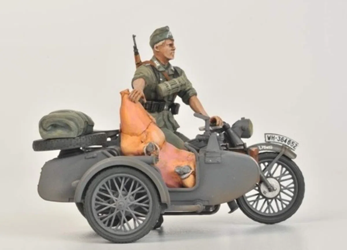 Zvezda Tamiya 500783607 - Motociclo Tedesco della seconda Guerra Mondiale, Scala: 1:35
