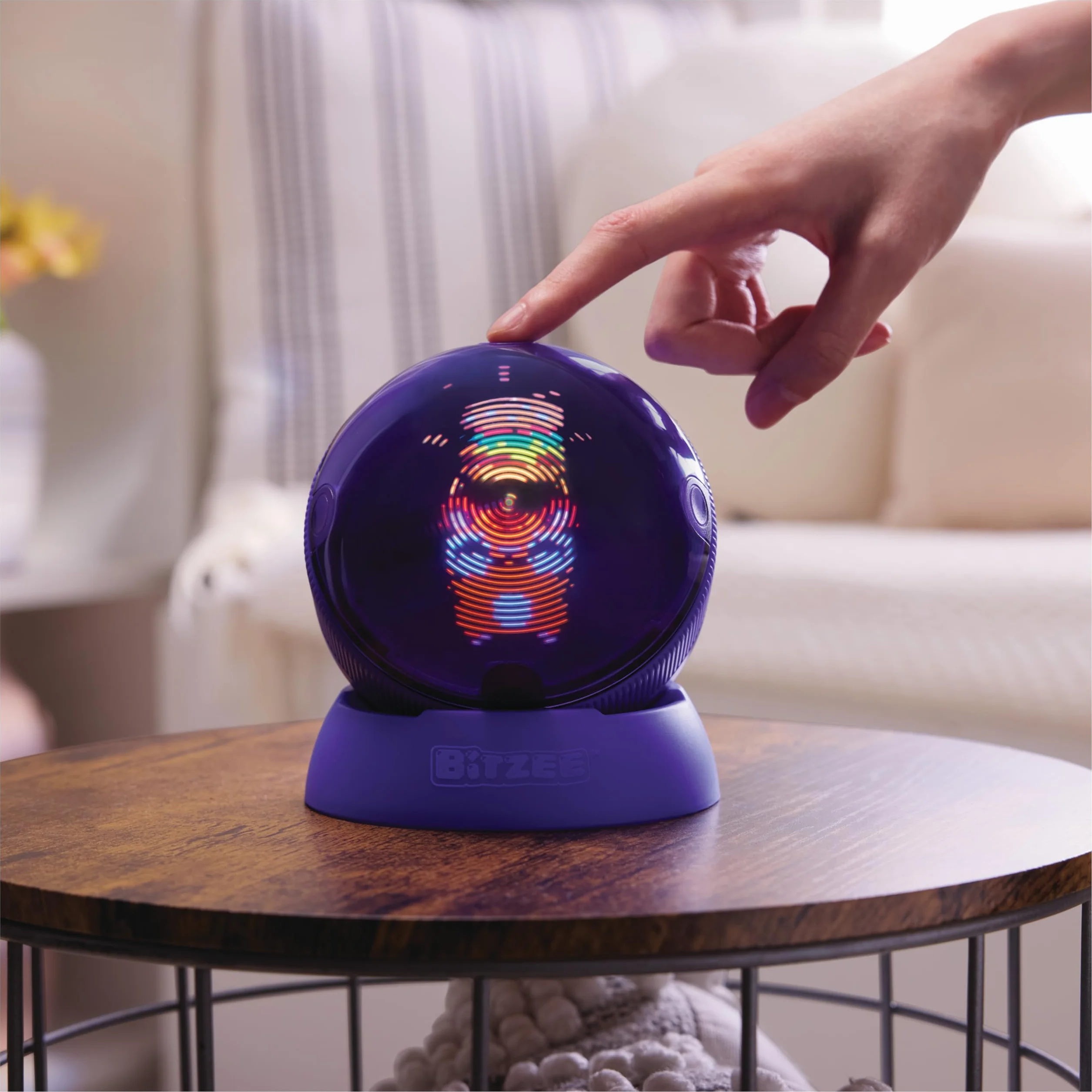 Bitzee, Il tuo Criceto Interattivo, Hamster Ball con Oltre 20 criceti all'Interno da Collezionare, rotola e reagisce al Tocco, Cucciolo Digitale e Giocattolo per Bambini e Bambine dai 5 Anni in su